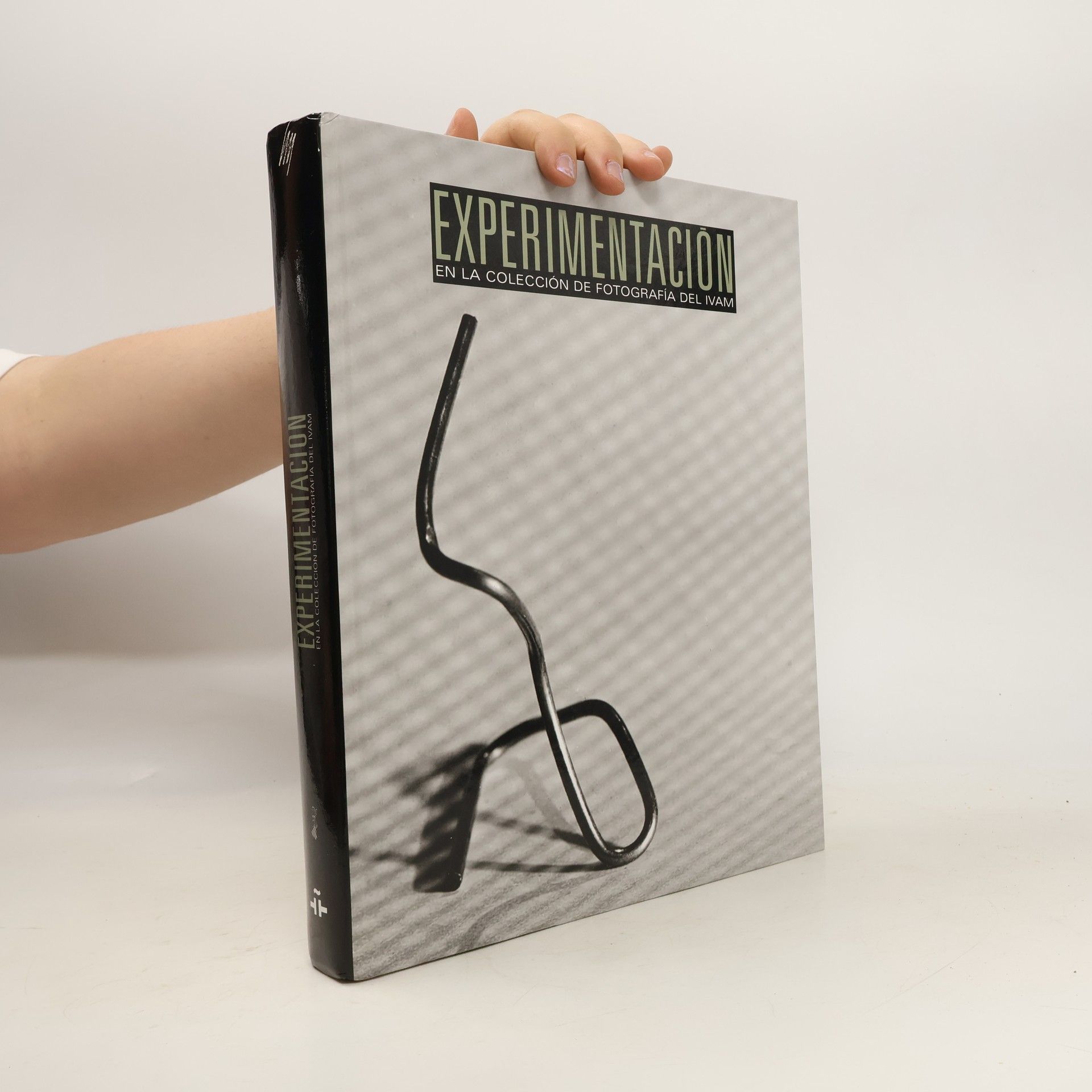Various authors Experimentación en la colección de fotografía del IVAM