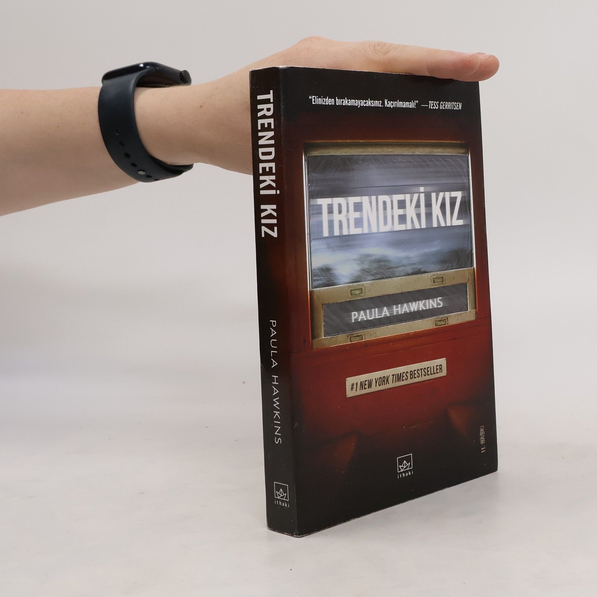 Paula Hawkins Trendeki Kiz