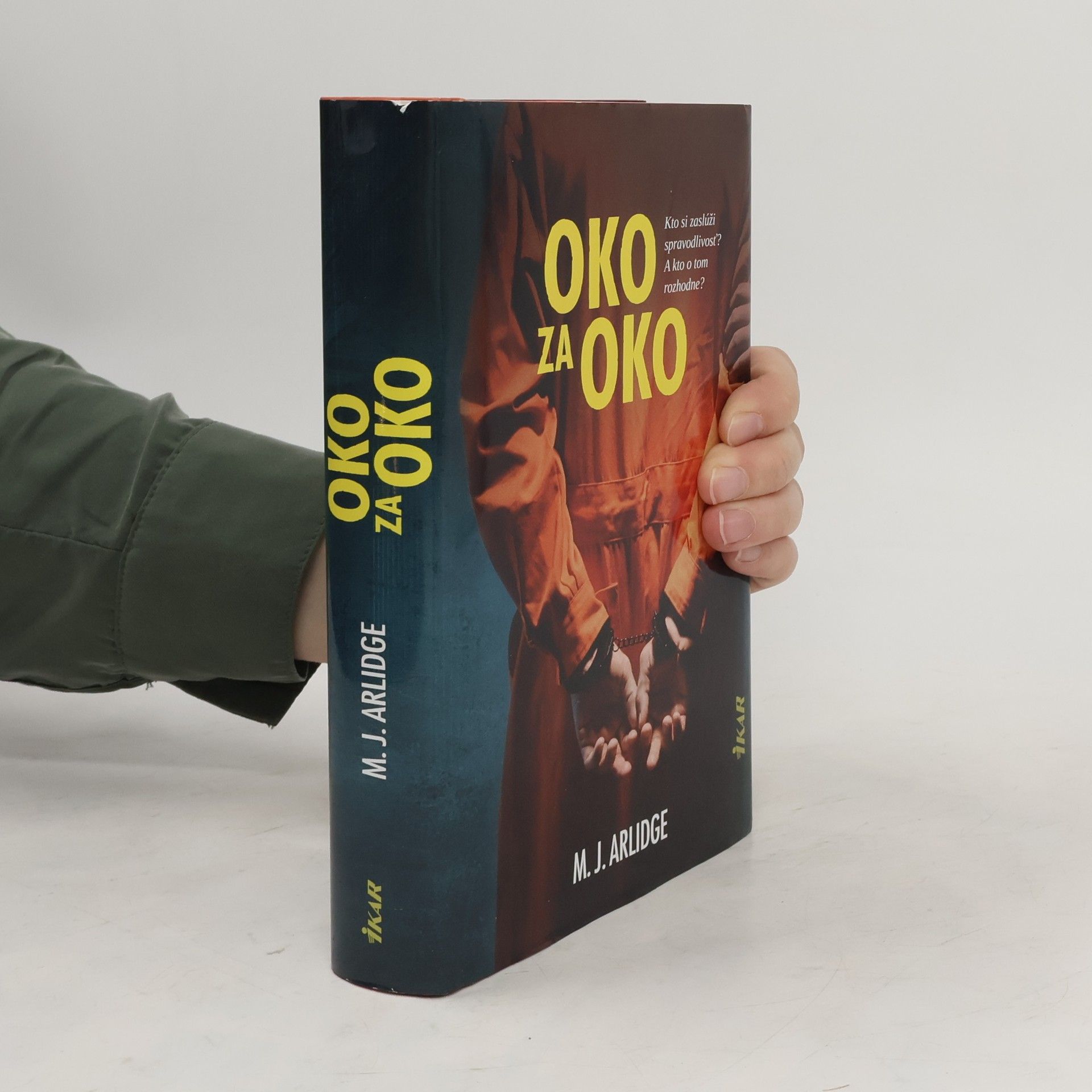M. J. Arlidge Oko za oko