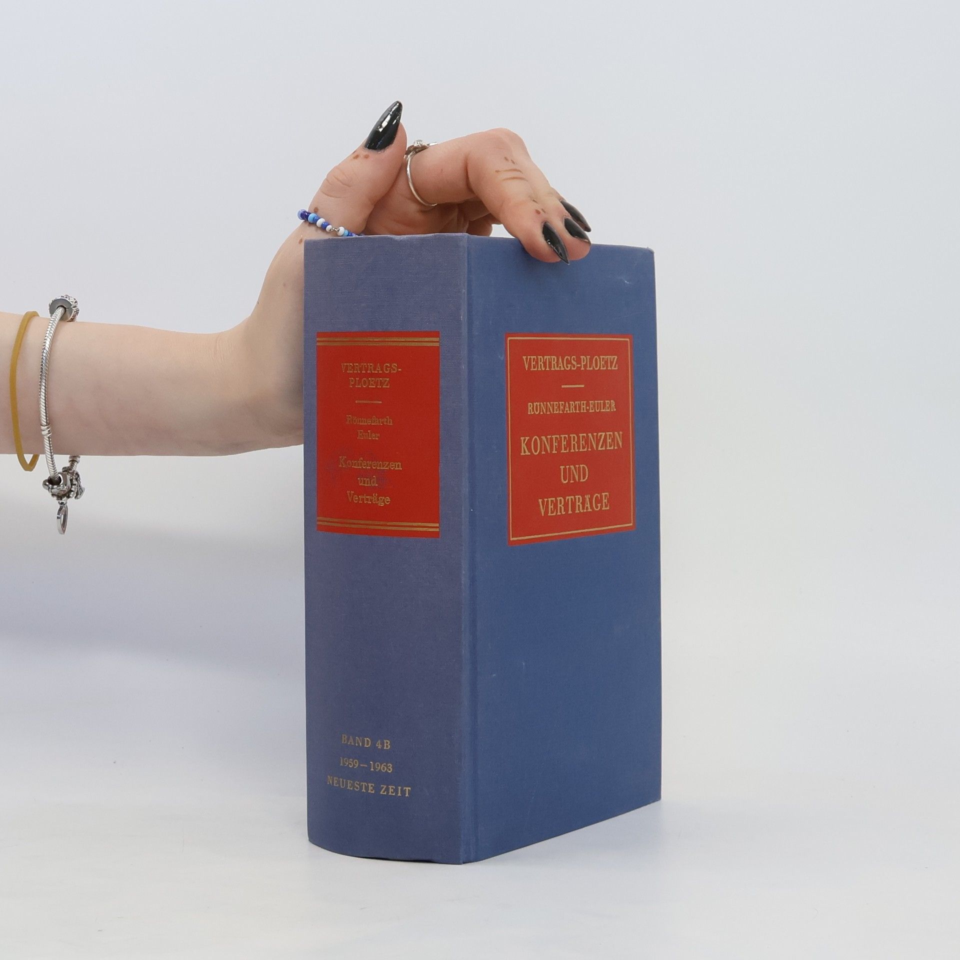 Kolektiv autorů Konferenzen und Verträge