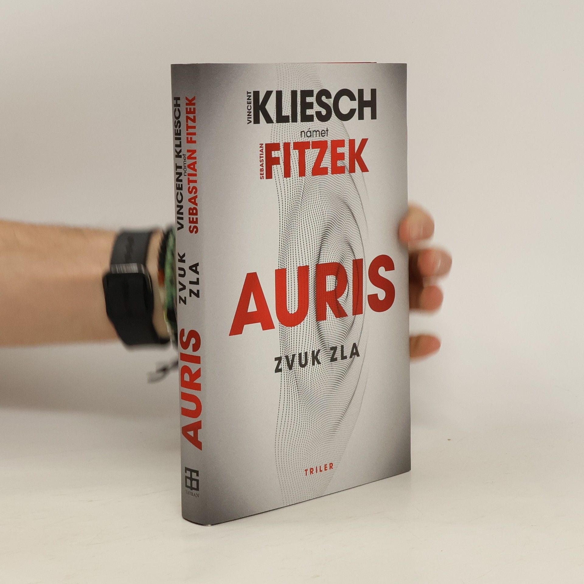 Vincent Kliesch Auris. Zvuk zla.
