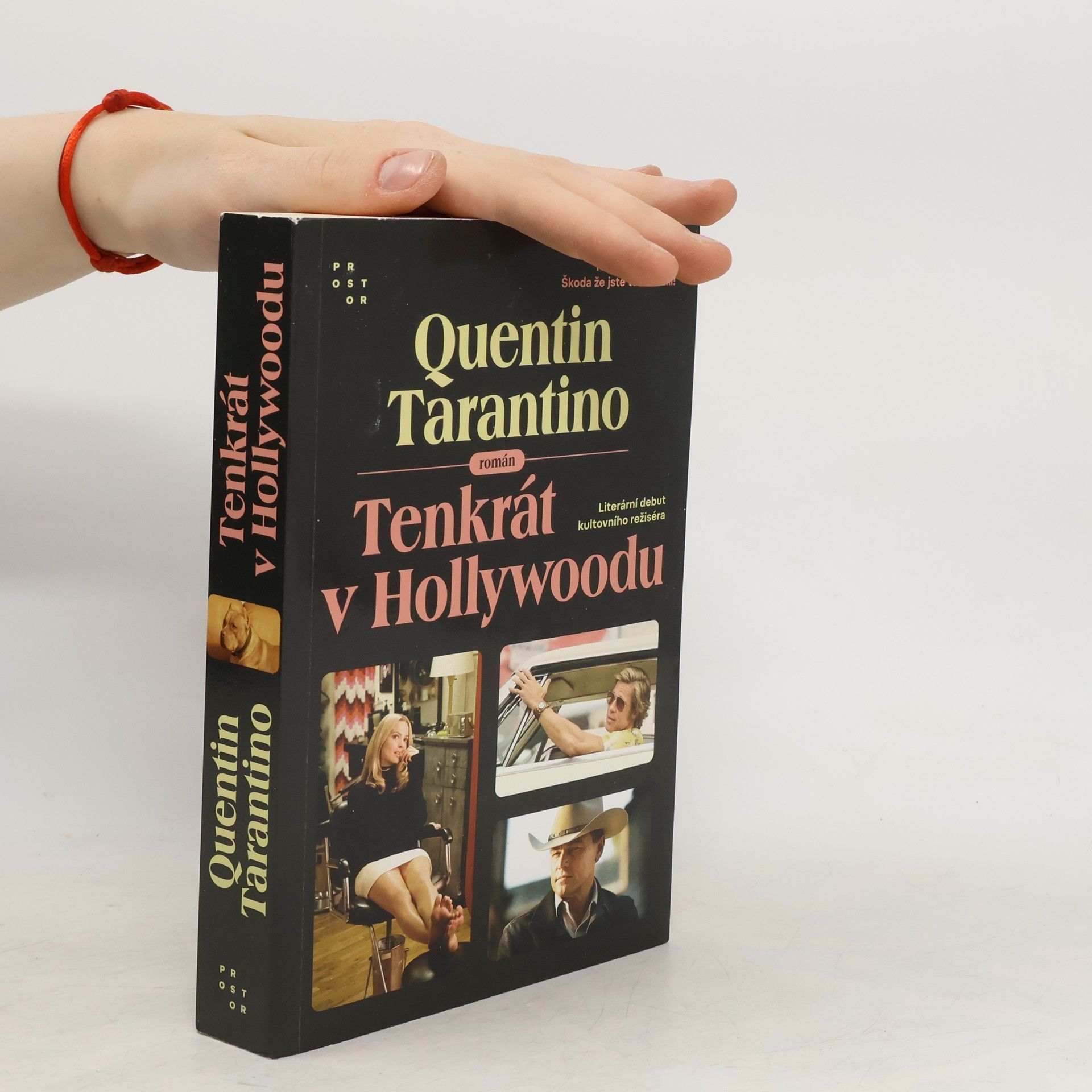 Quentin Tarantino Tenkrát v Hollywoodu : román