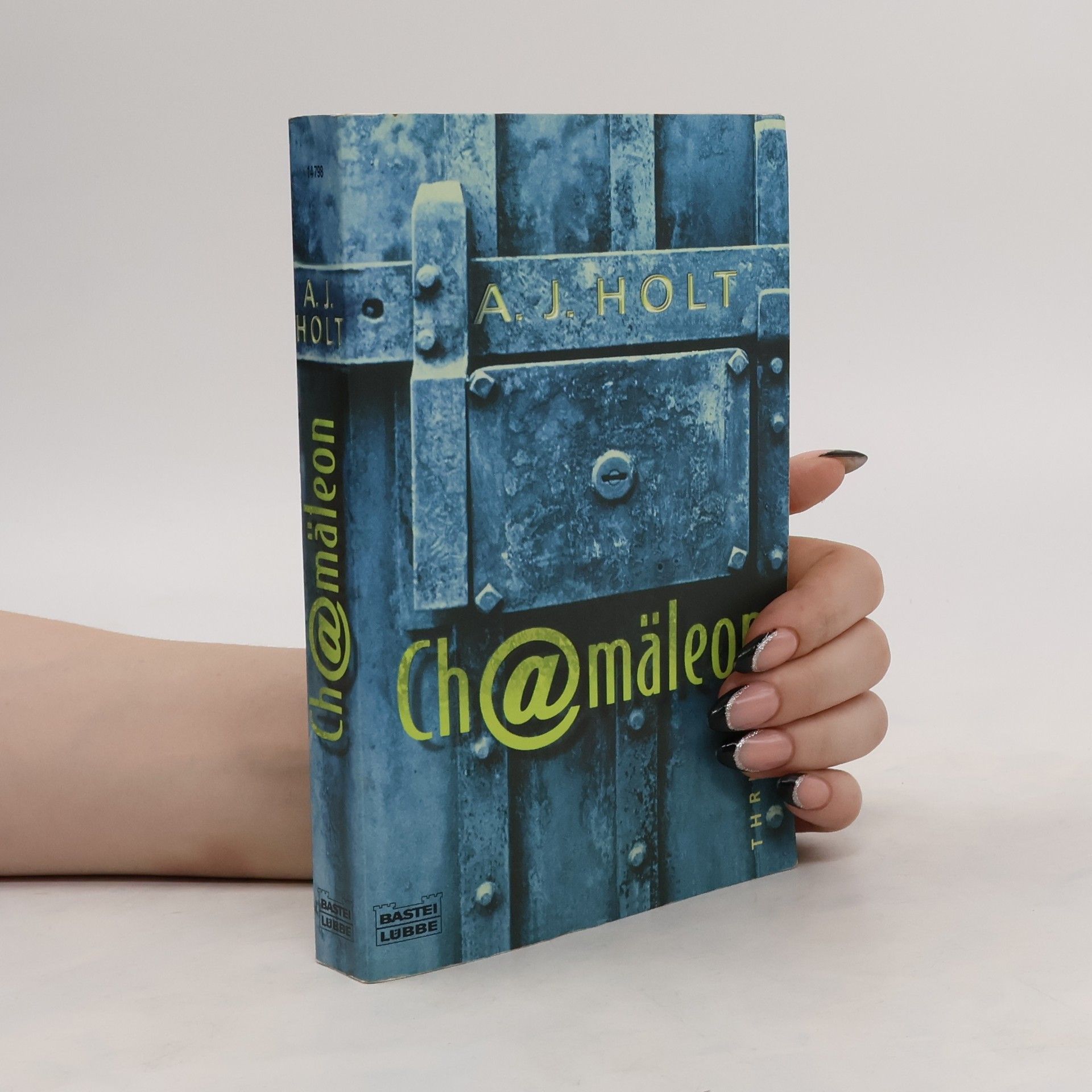 A. J. Holt Ch@mäleon