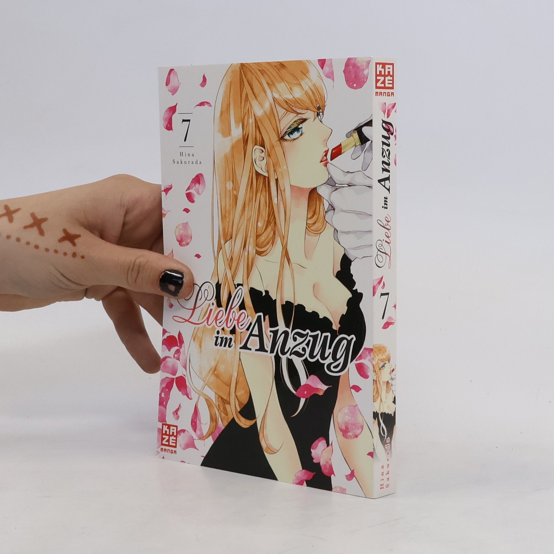 Hina Sakurada Liebe im Anzug - Band 7