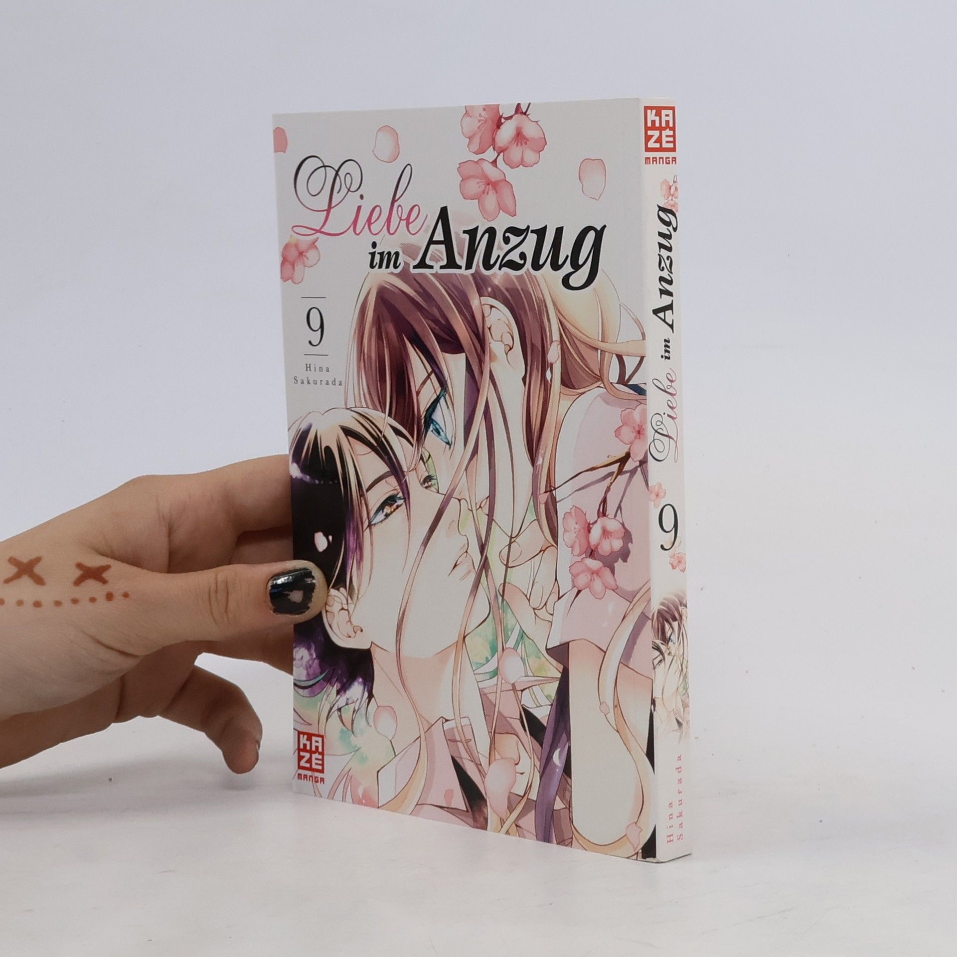 Hina Sakurada Liebe im Anzug - Band 9