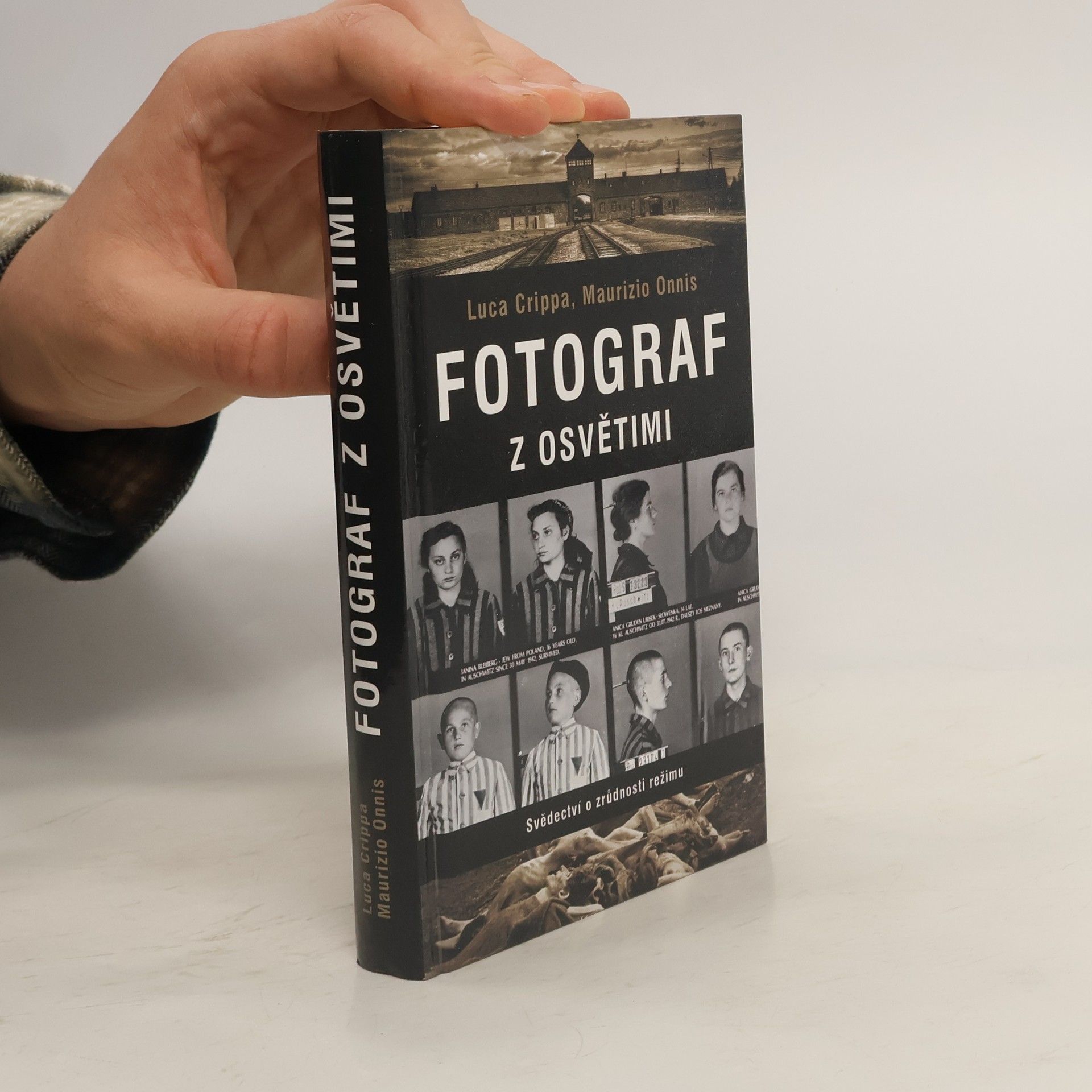 Luca Crippa Fotograf z Osvětimi