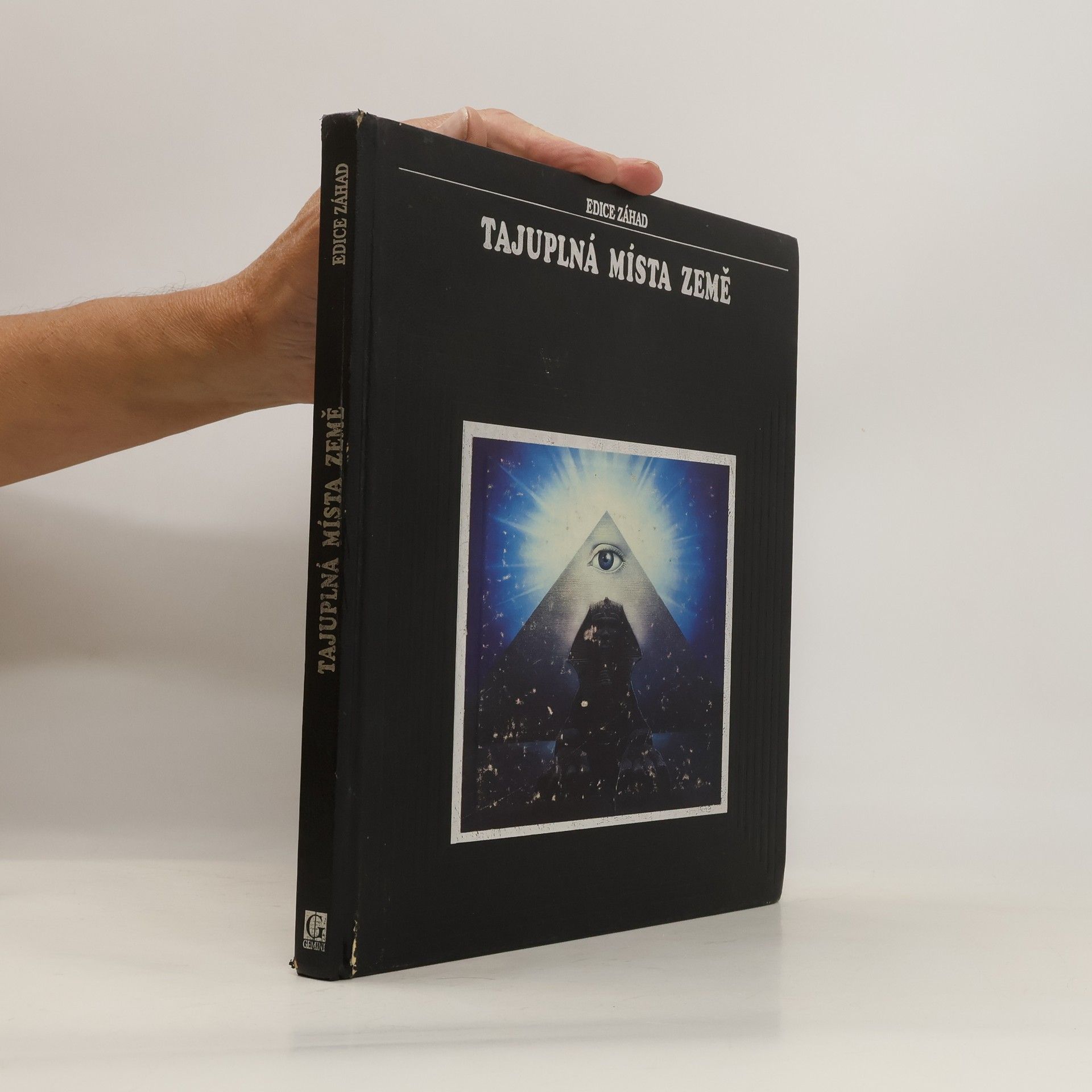 Collectif d'auteurs Tajuplná místa země