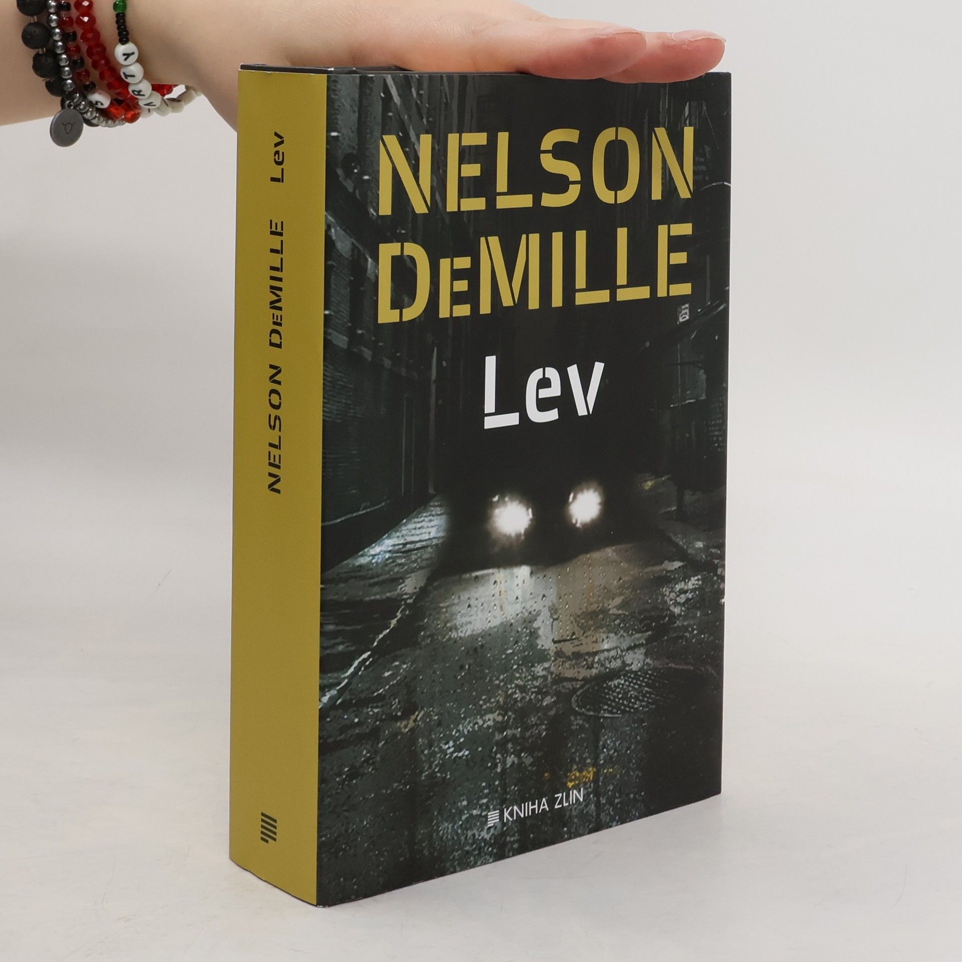 Nelson DeMille Lev