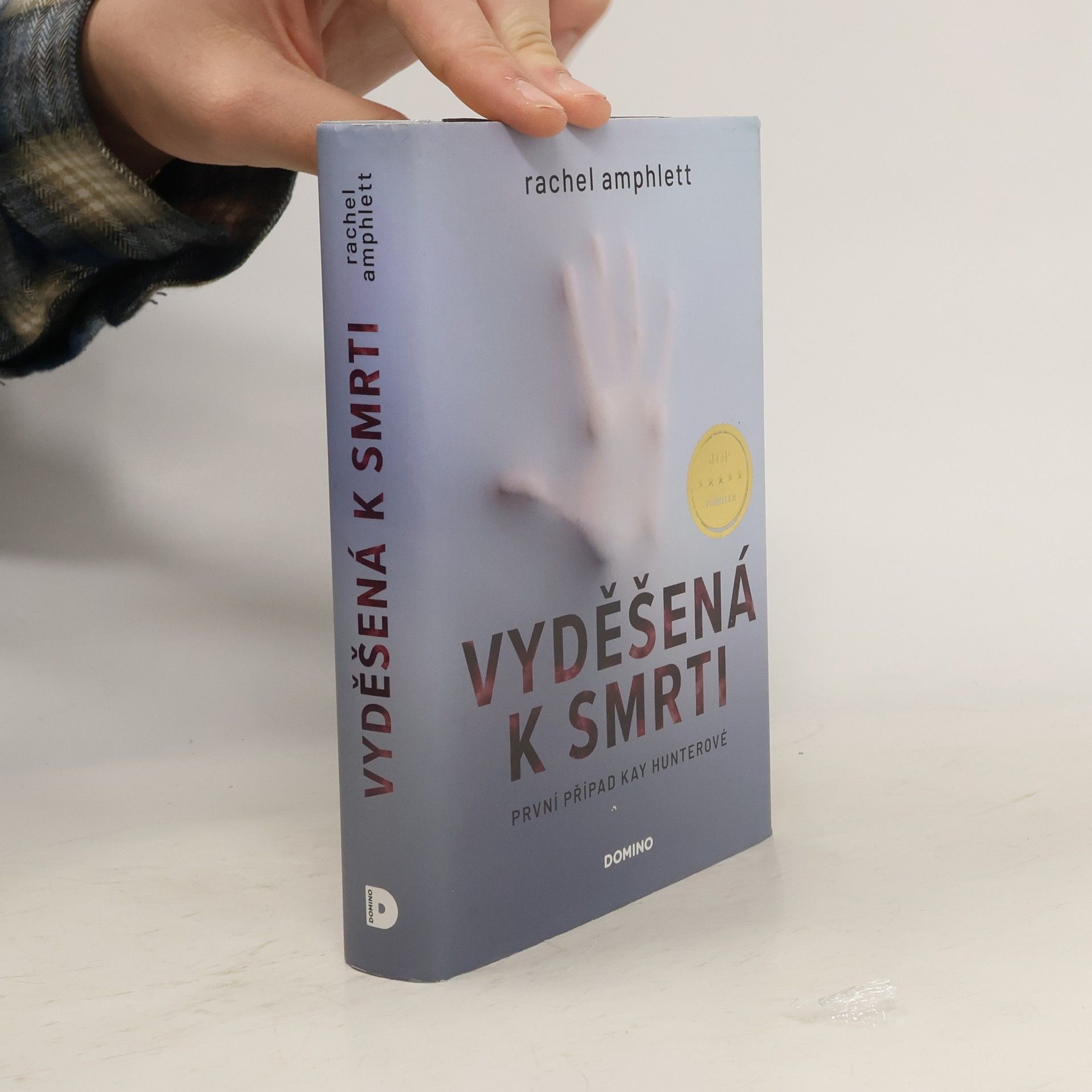 Rachel Amphlett Vyděšená k smrti : První případ Kay Hunterové