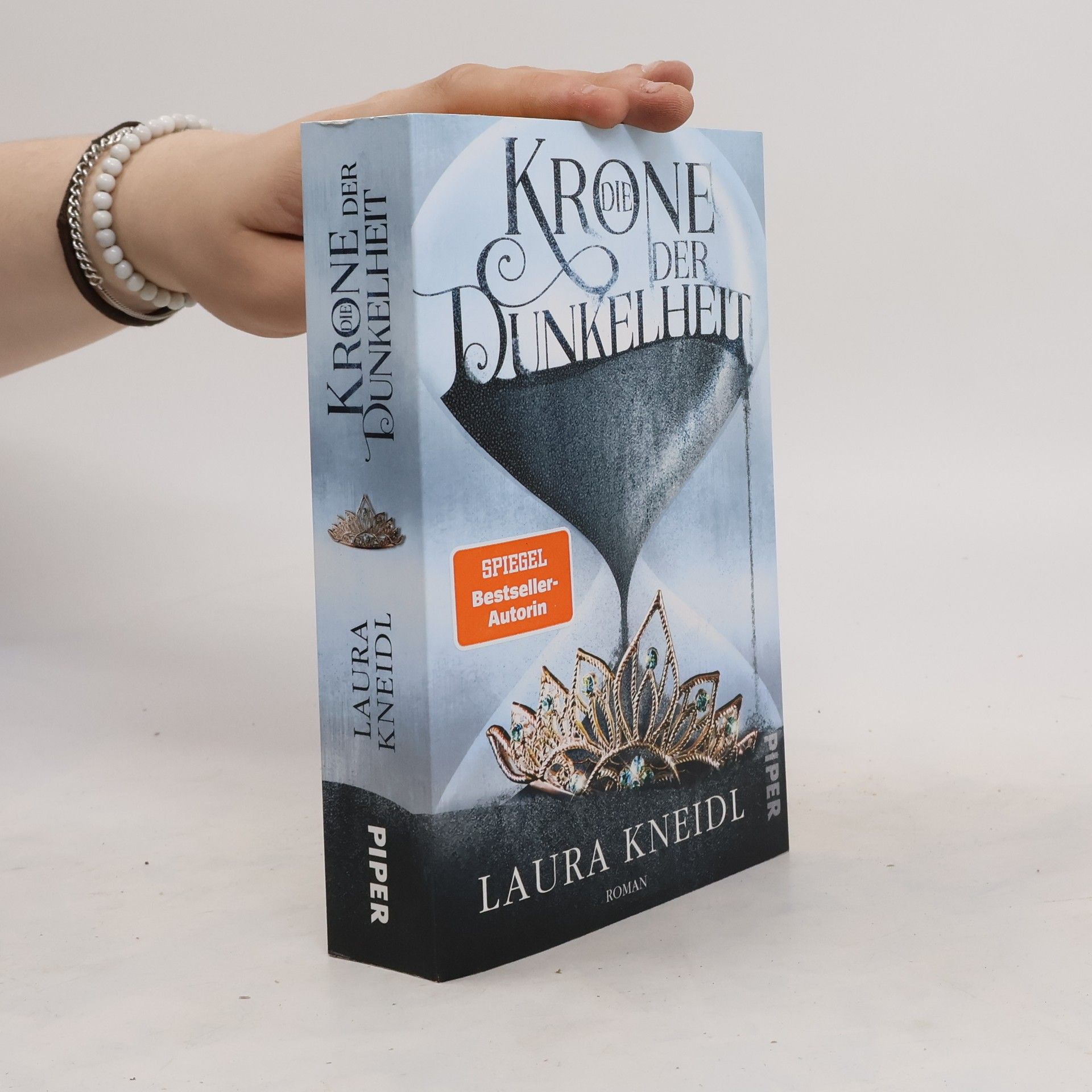 Laura Kneidl Die Krone der Dunkelheit