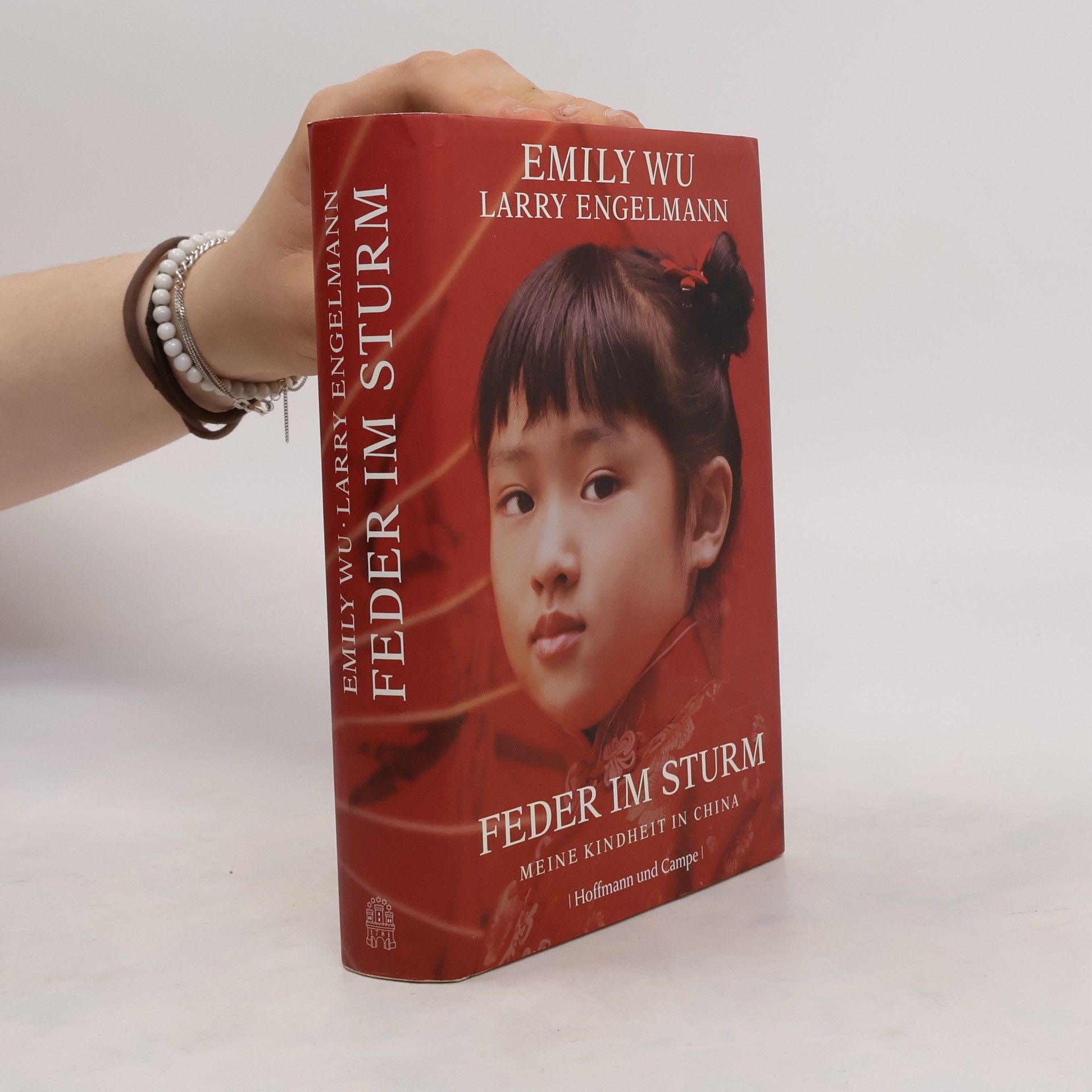 Emily Wu Feder Im Sturm