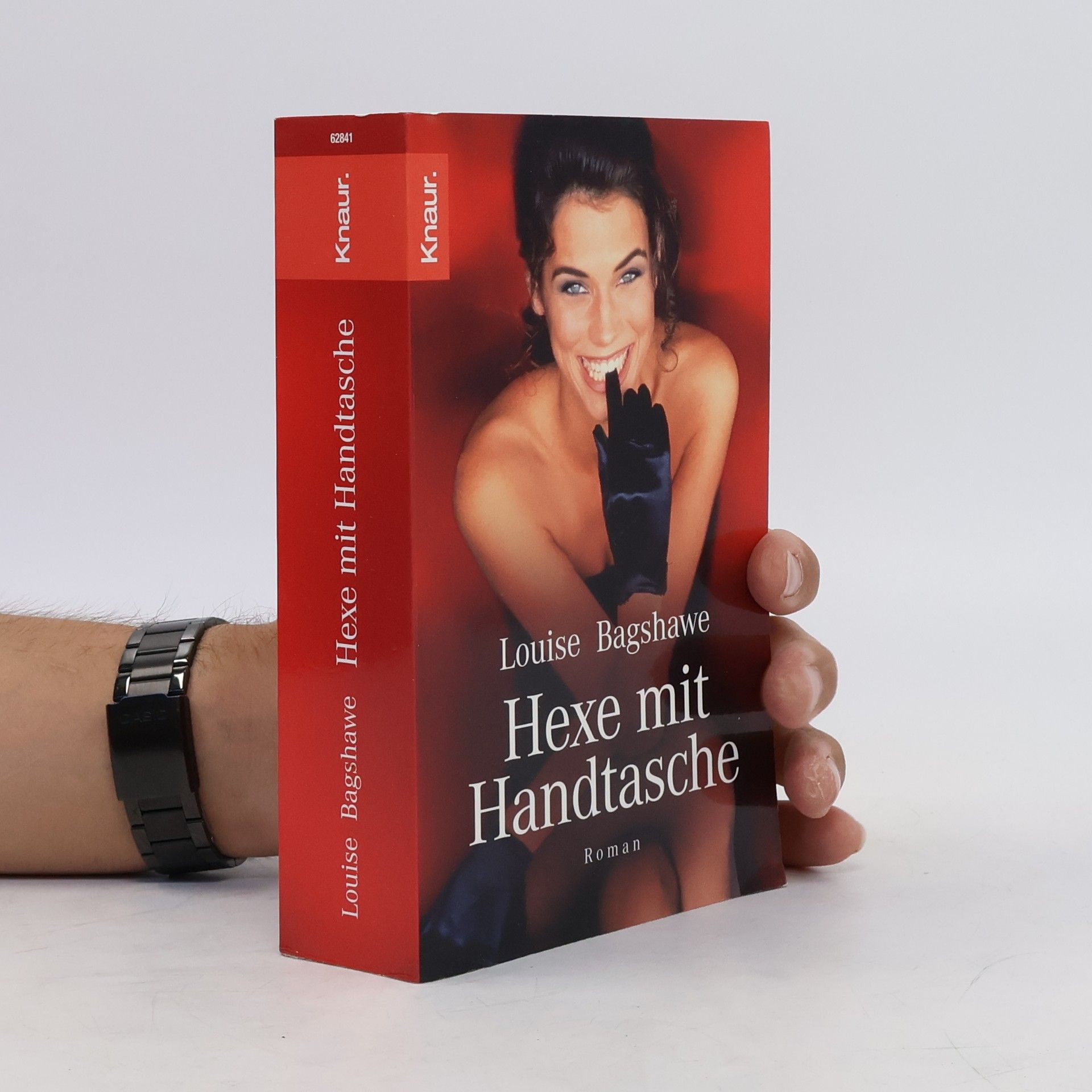 Louise Bagshawe Hexe mit Handtasche