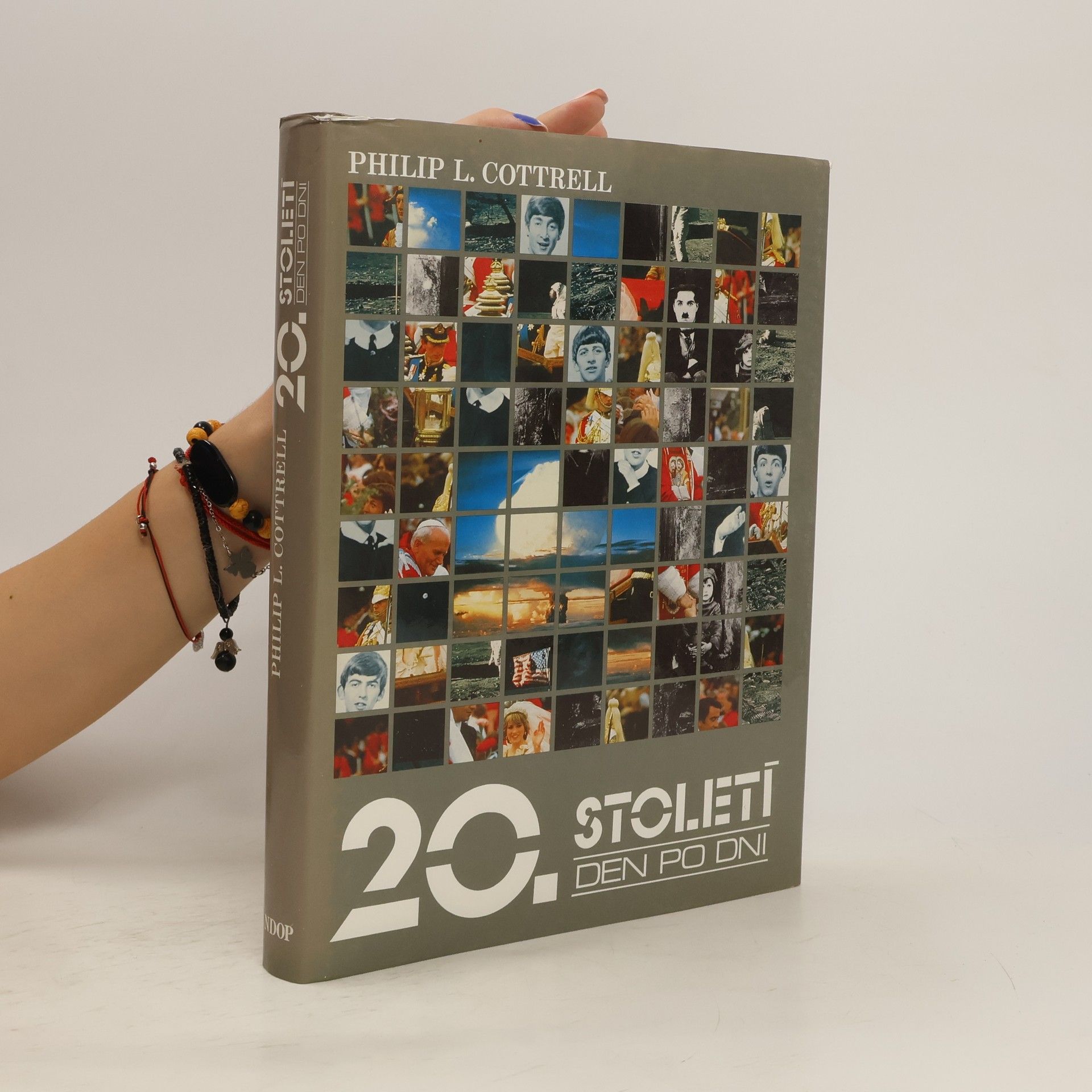 P. L. Cottrell 20. století den po dni