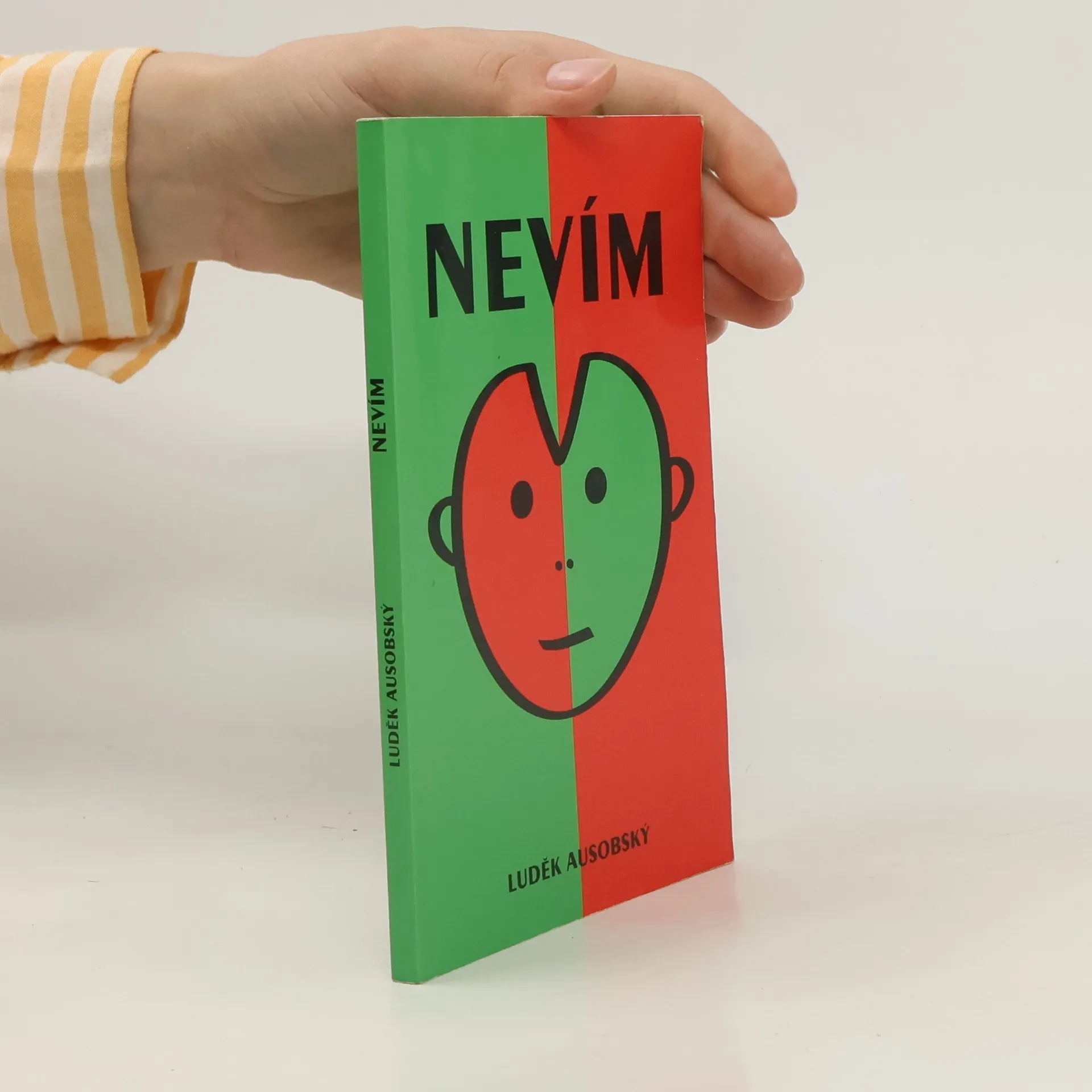 Nevím | Book | Paperback | Luděk Ausobský | CS