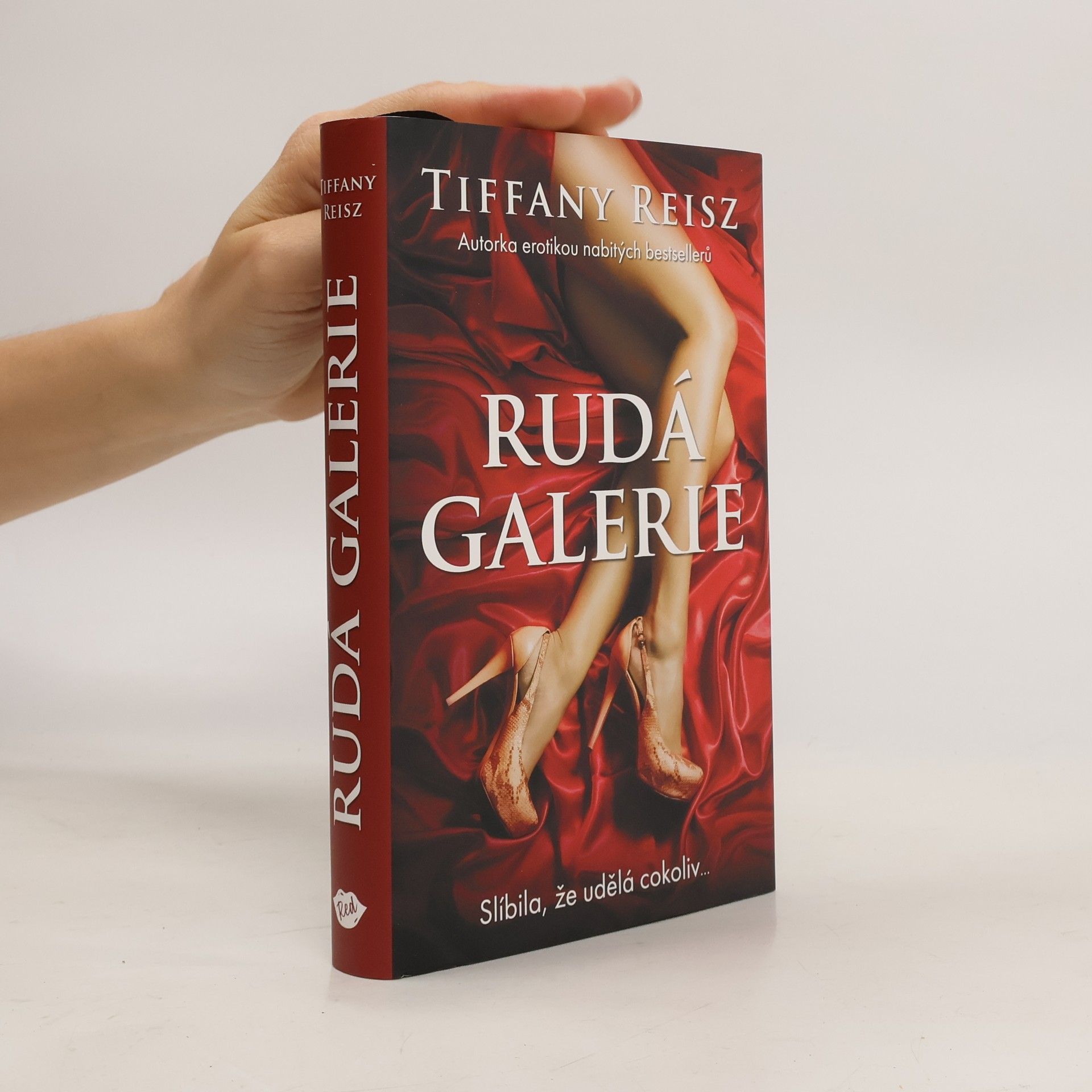 Tiffany Reisz Rudá galerie