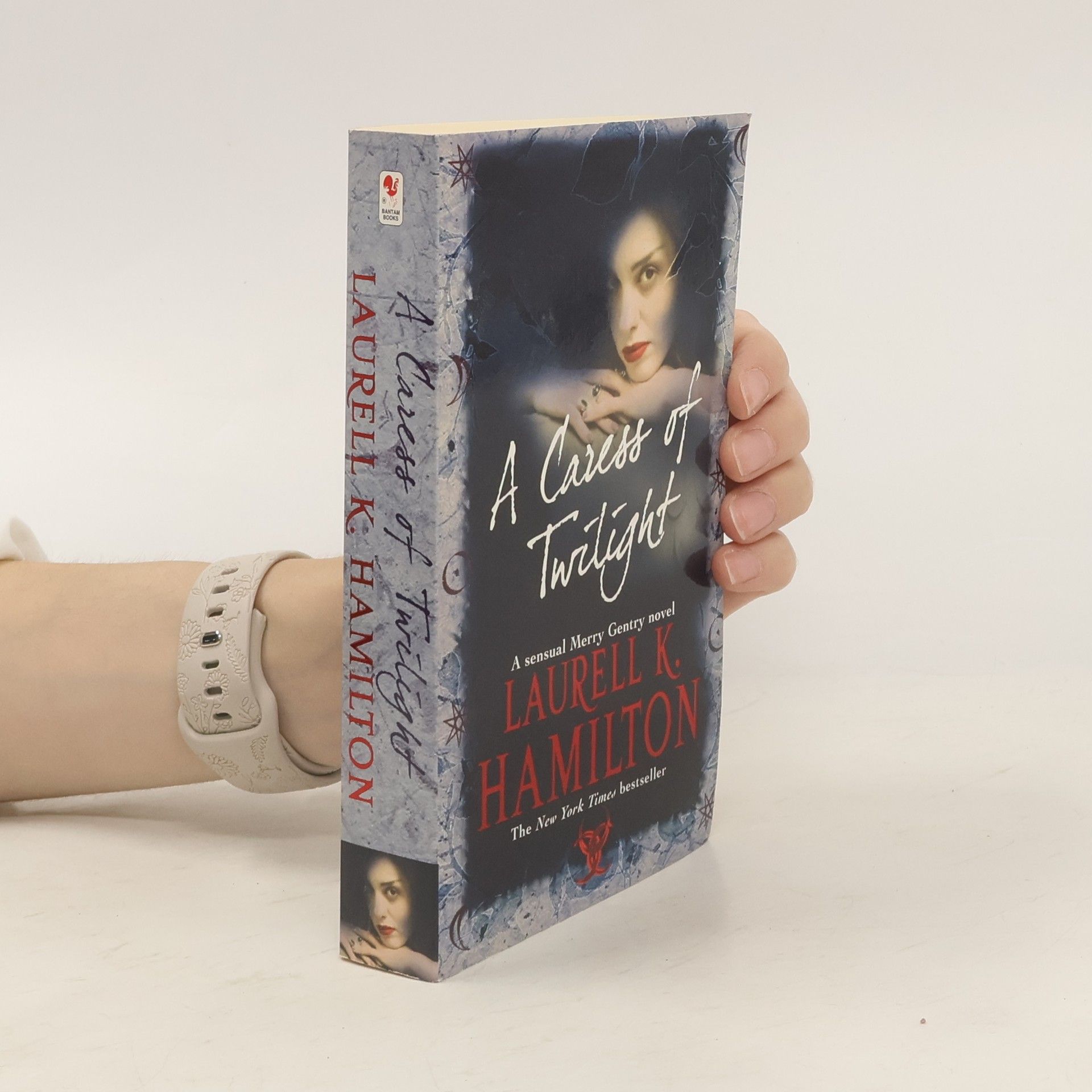 Laurell Kaye Hamilton A Caress of Twilight