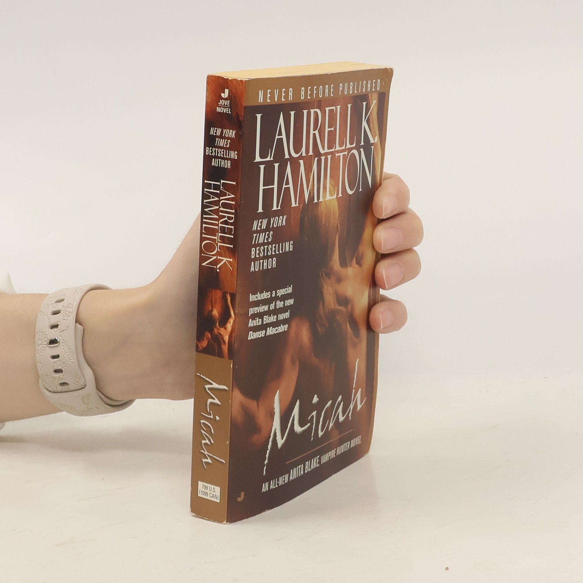 Laurell Kaye Hamilton Micah