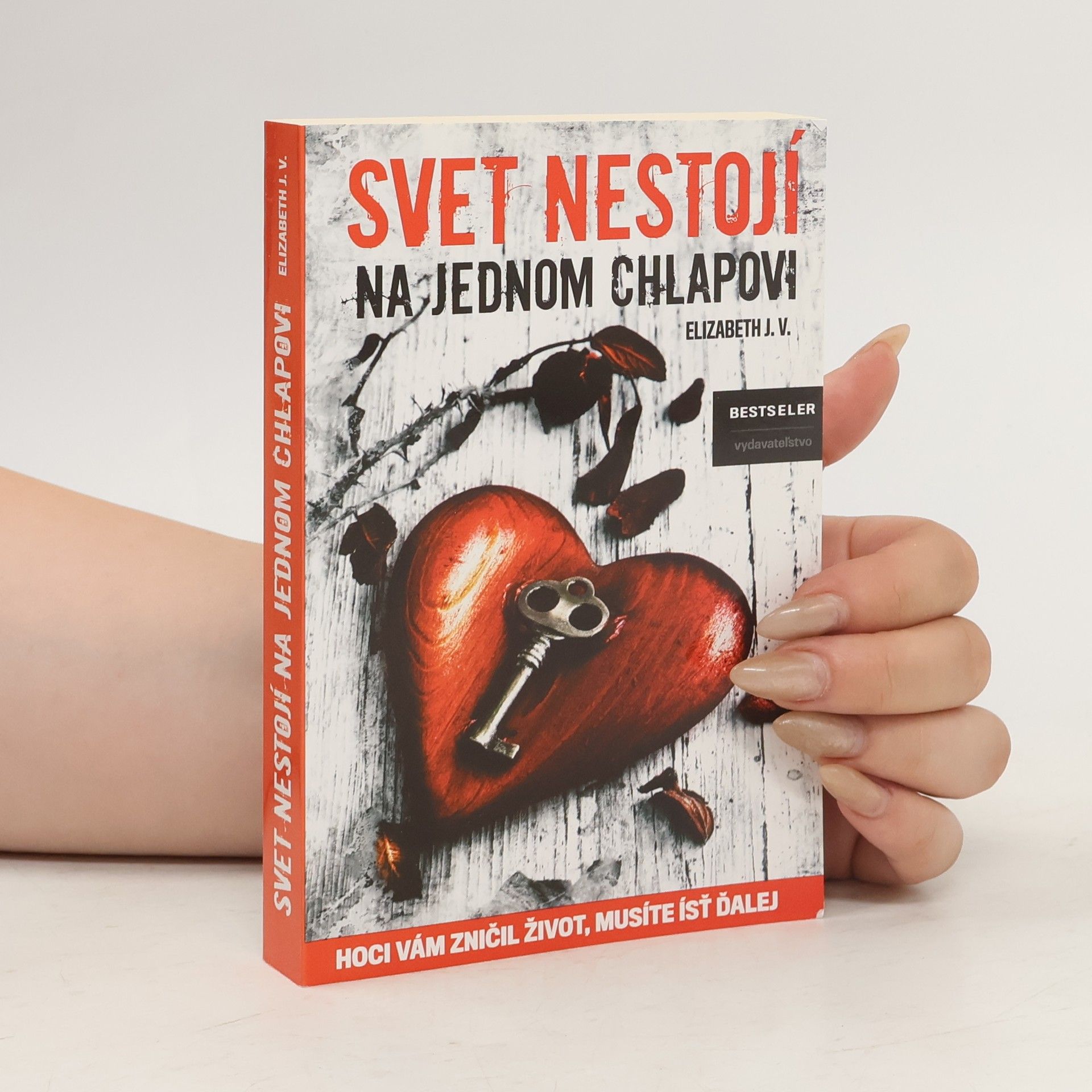 Elizabeth JV. Svet nestojí na jednom chlapovi