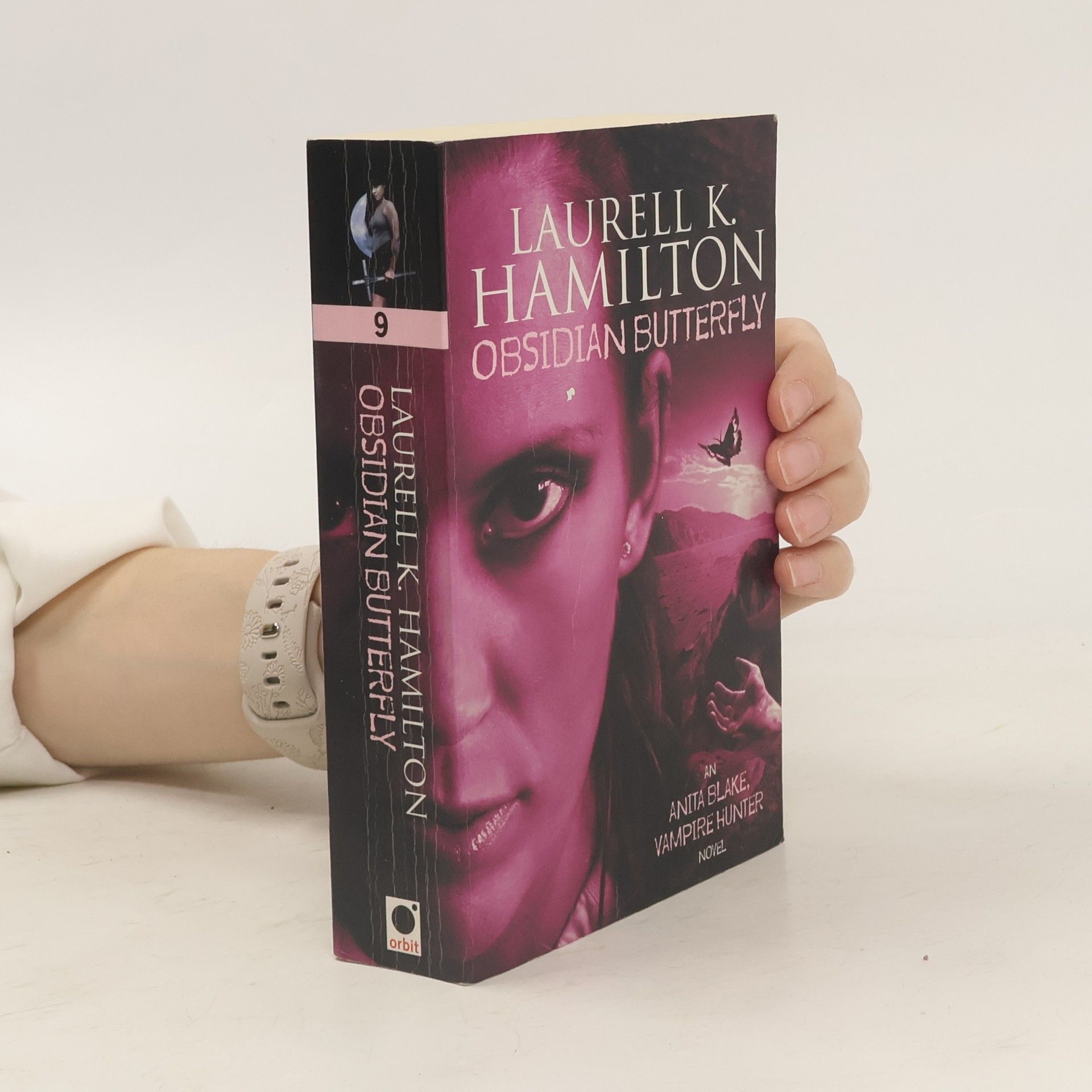 Laurell Kaye Hamilton Obsidian Butterfly