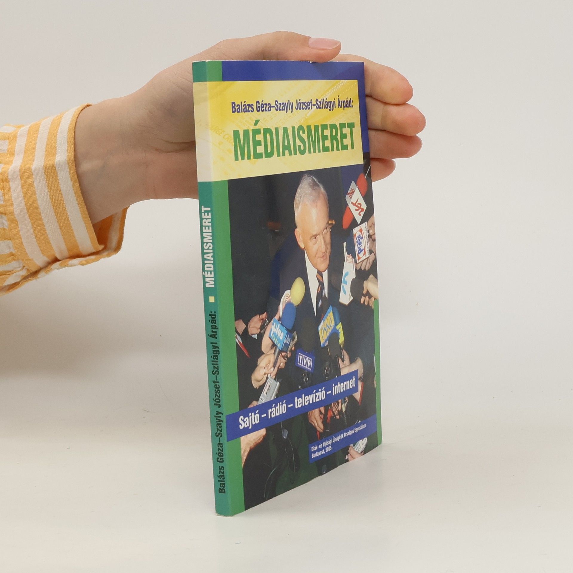 Autores varios Médiaismeret