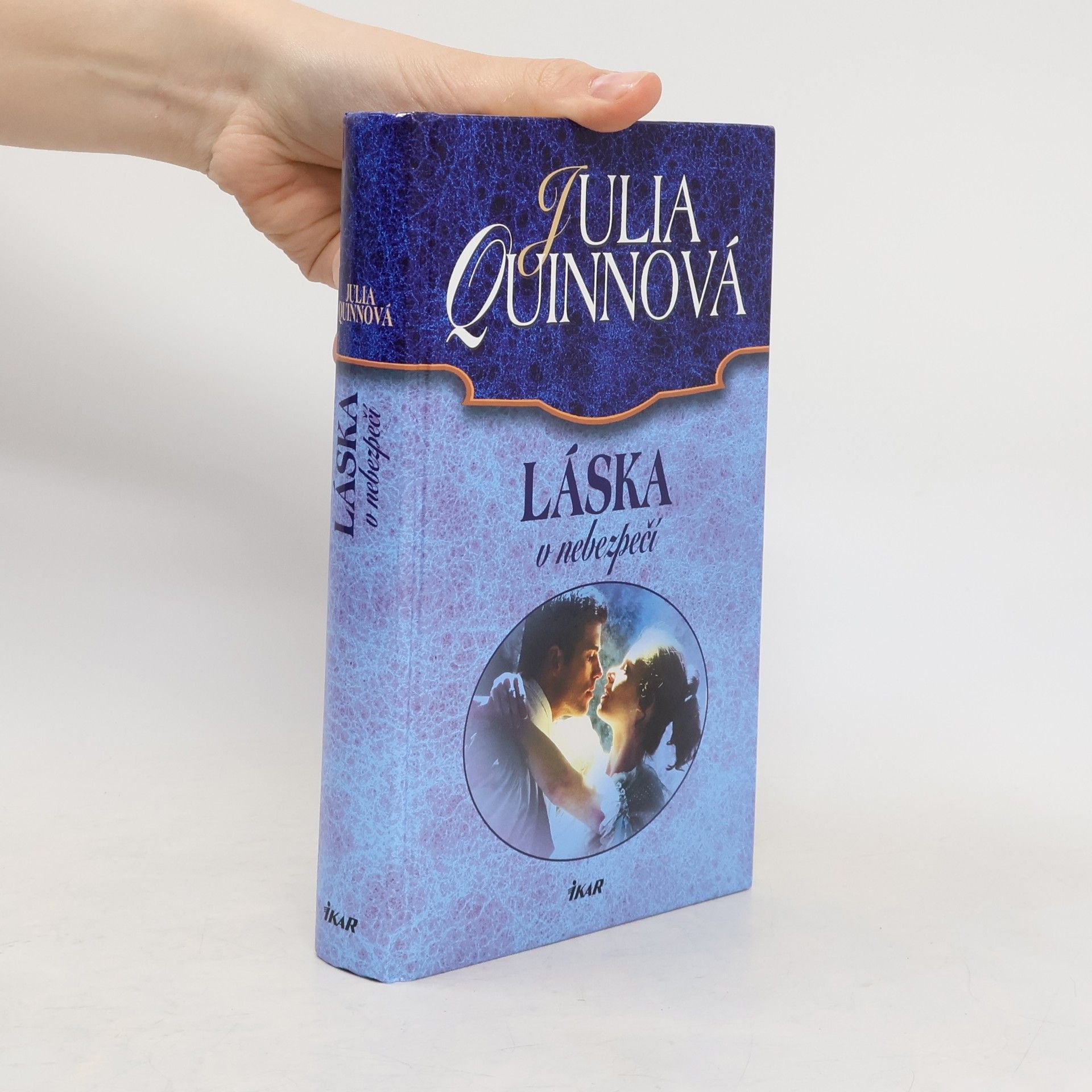 Julie Quinnová Láska v nebezpečí