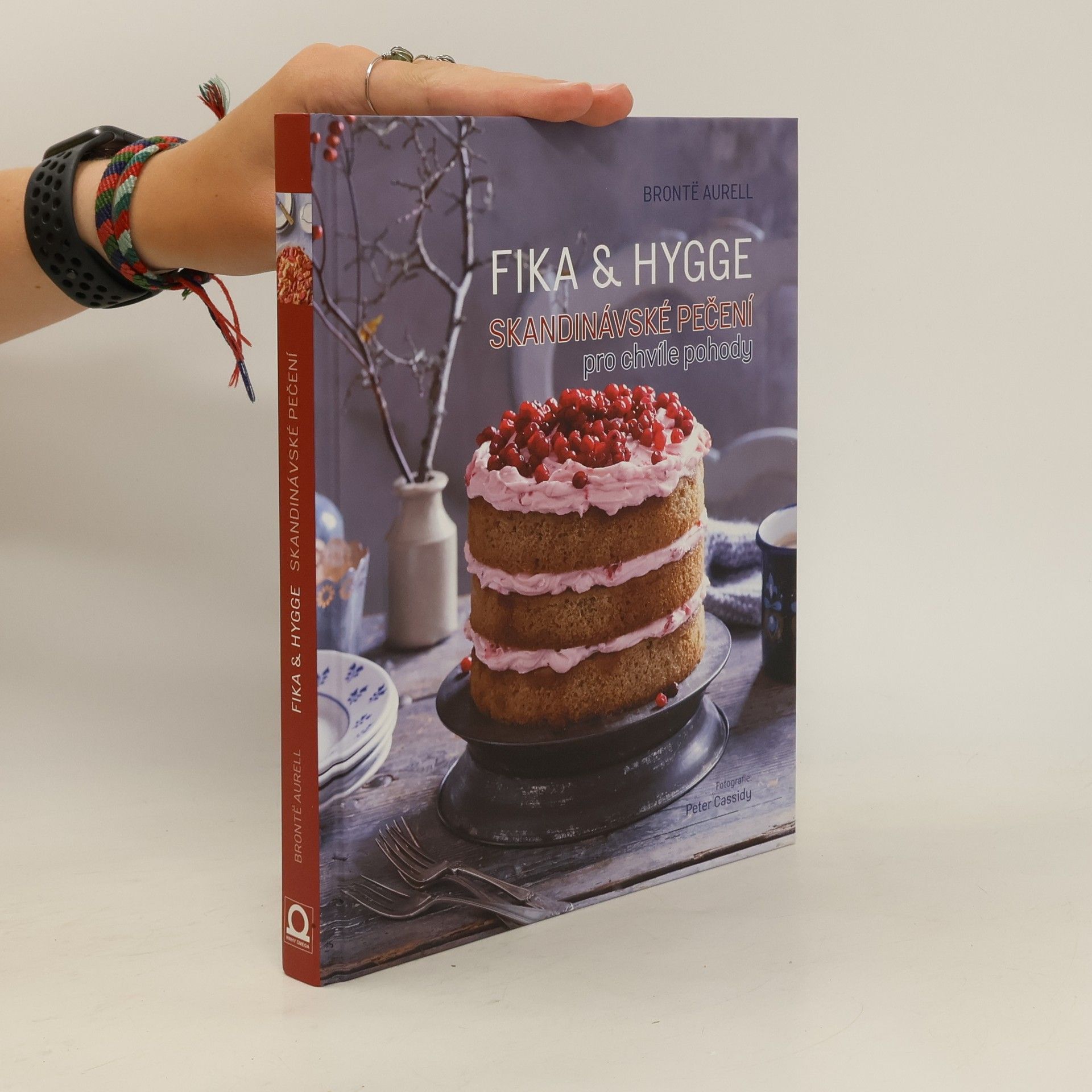 Brontë Aurell Fika & hygge. Skandinávské pečení pro chvíle pohody