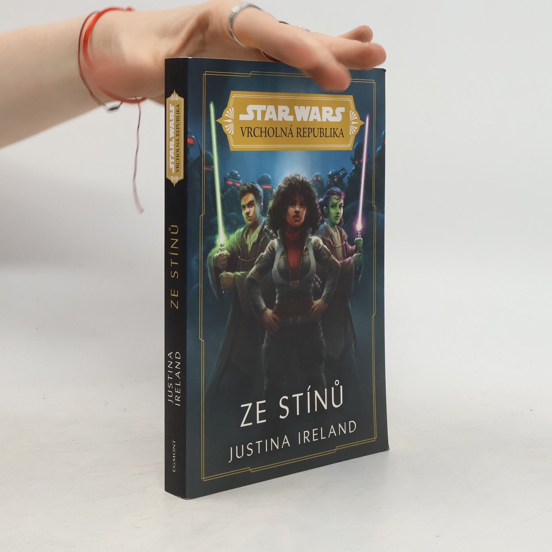 Justina Ireland Star Wars - vrcholná republika. Ze stínů
