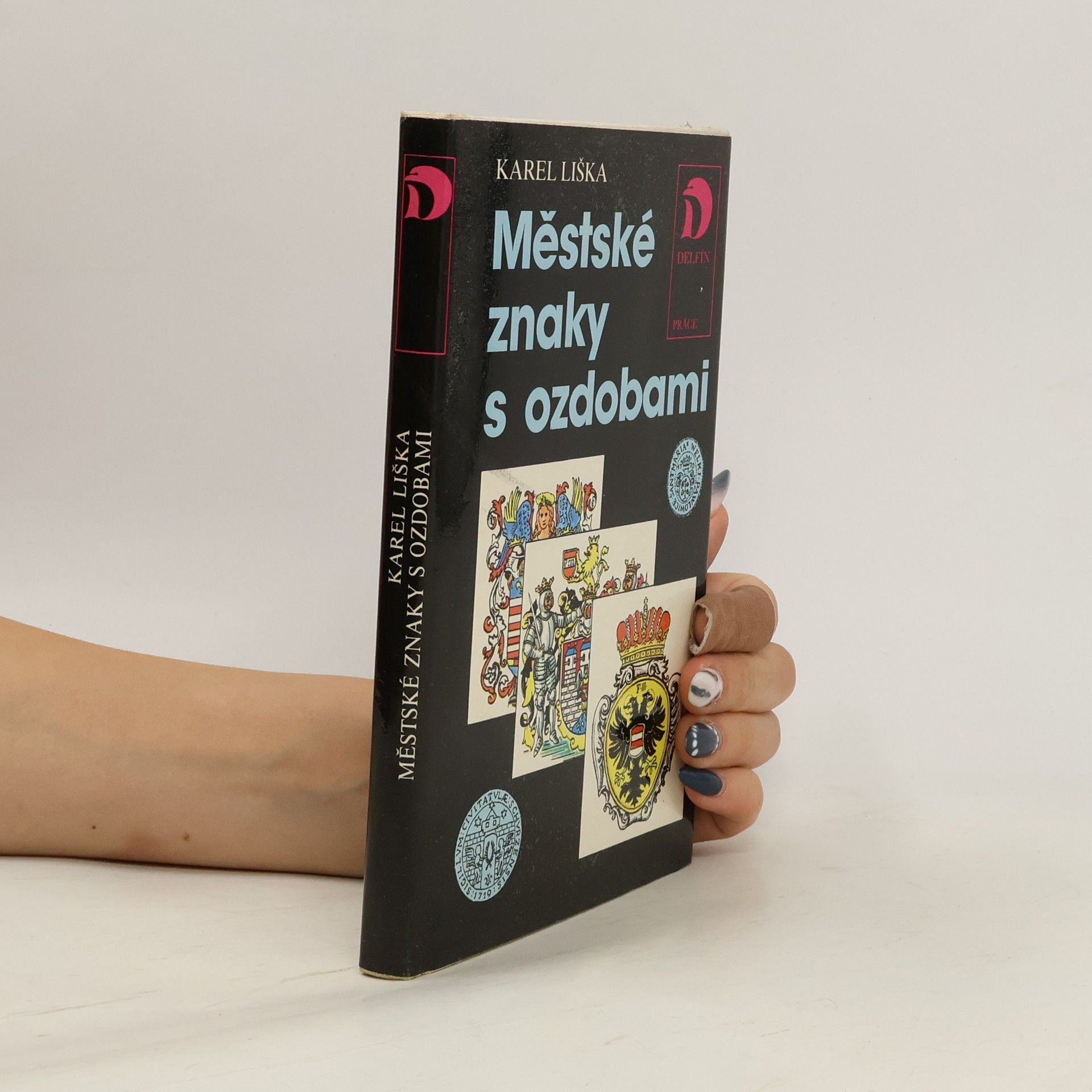 Karel Liška Městské znaky s ozdobami