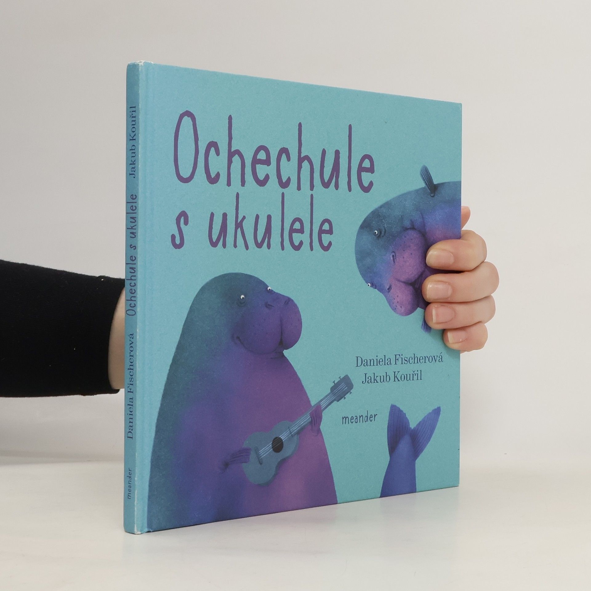 Daniela Fischer Ochechule s ukulele