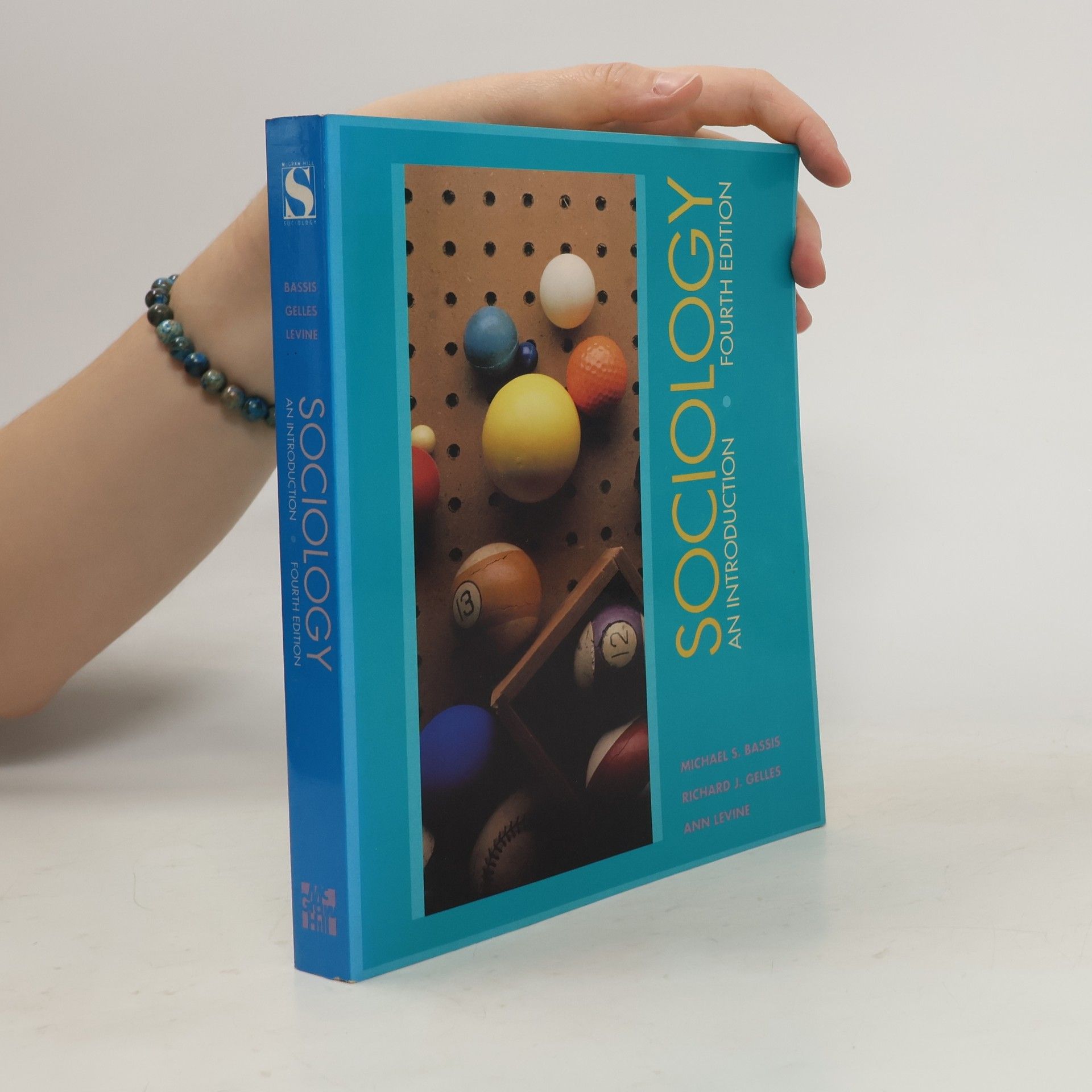 Michael S. Bassis Sociology : an introduction