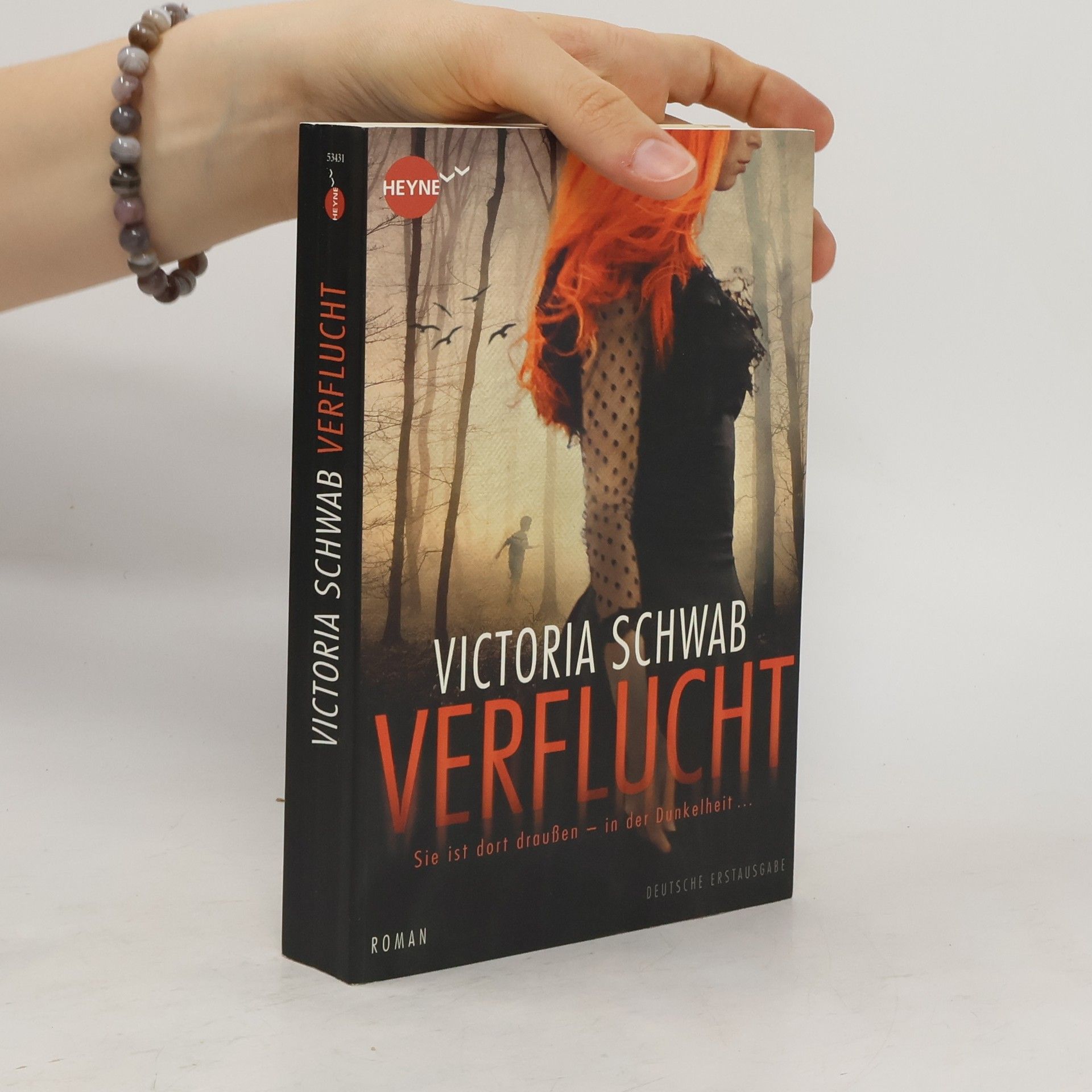 Victoria Schwab Verflucht