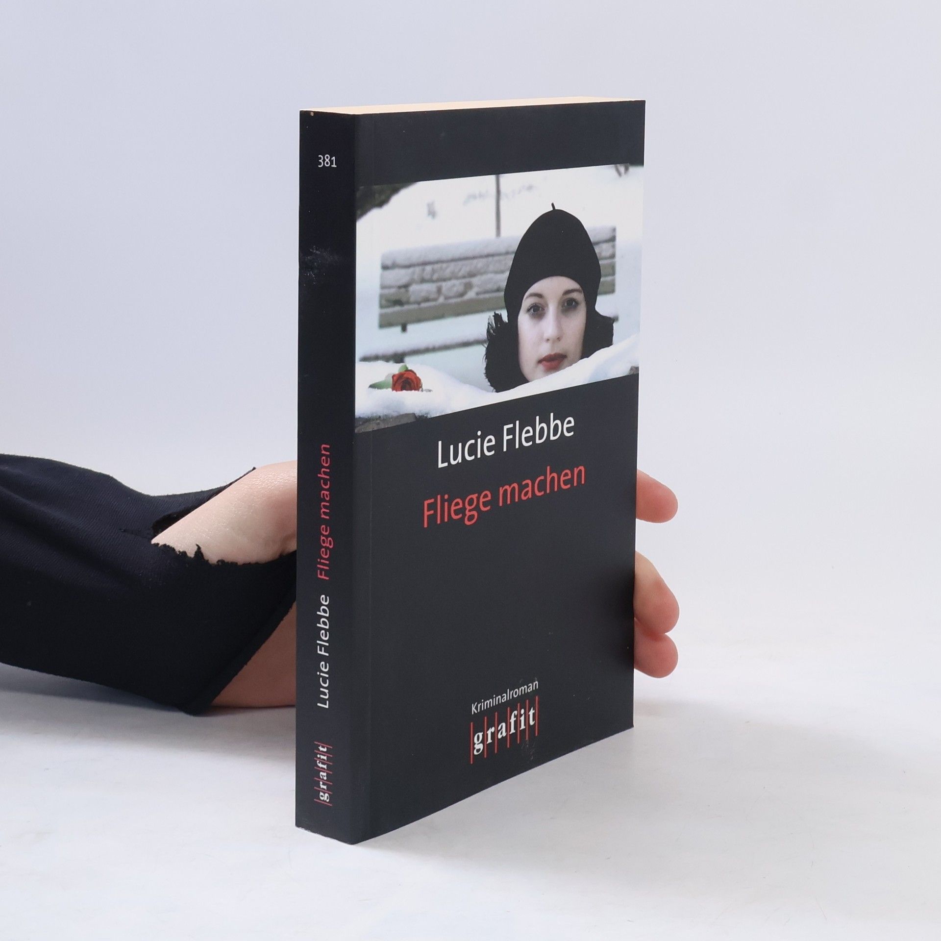 Lucie Flebbe Fliege machen