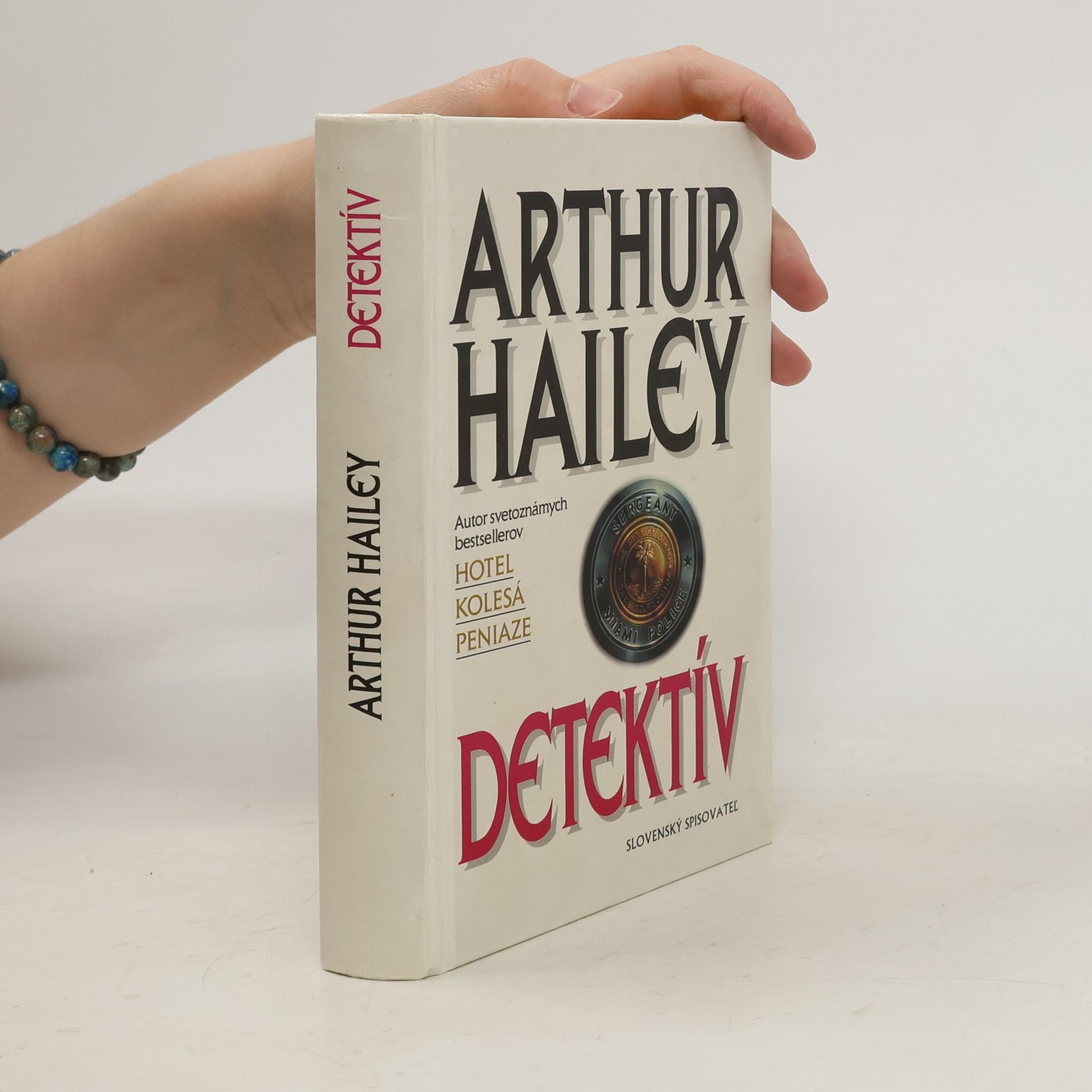 Arthur Hailey Detektív