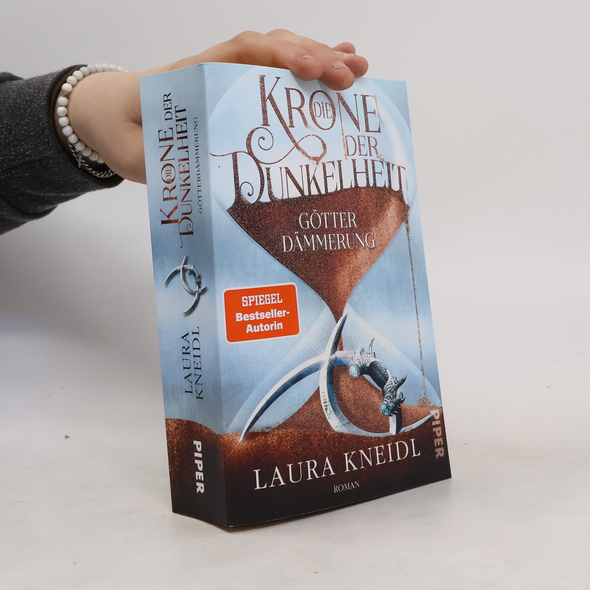 Laura Kneidl Die Krone der Dunkelheit