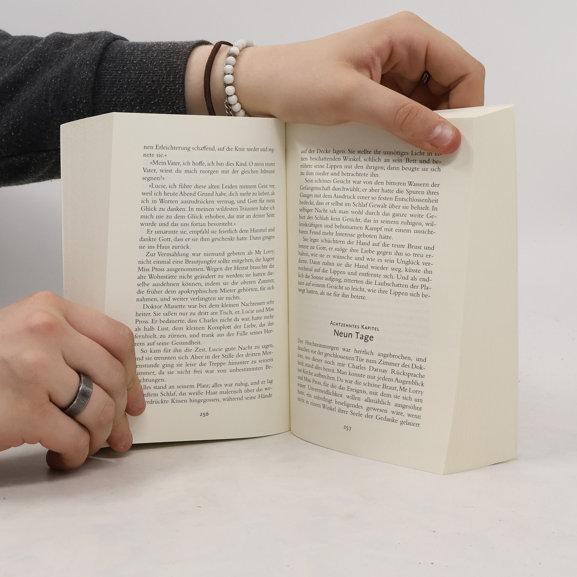 Charles Dickens Dickens, Charles: Die großen Romane (4 Bände im Schuber: Oliver Twist; David Copperfield; Eine Geschichte zweier Städte; Große E