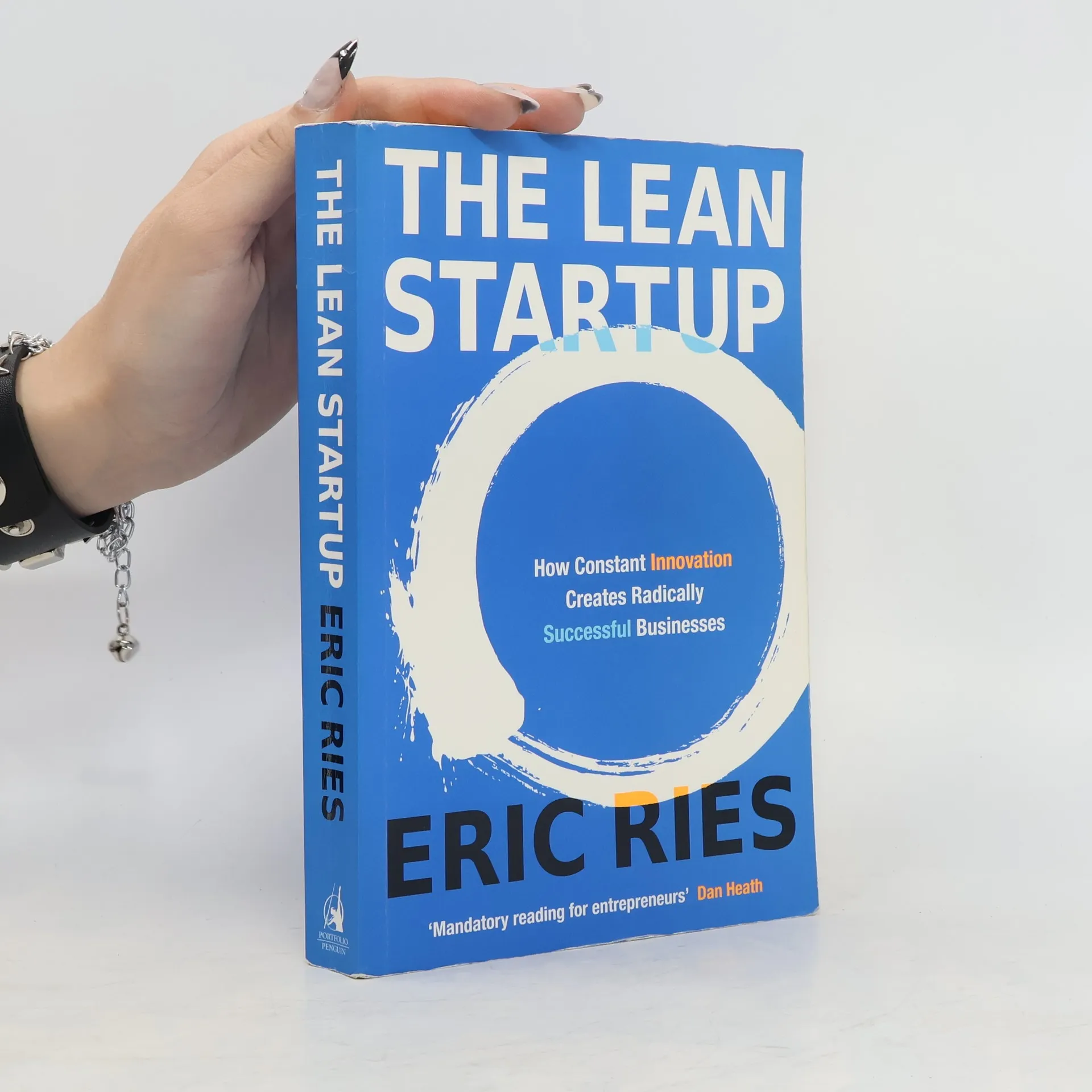 The Lean Startup. How Constant Innovation Creates Radically Successful Businesses | Book | Eric Ries | EN