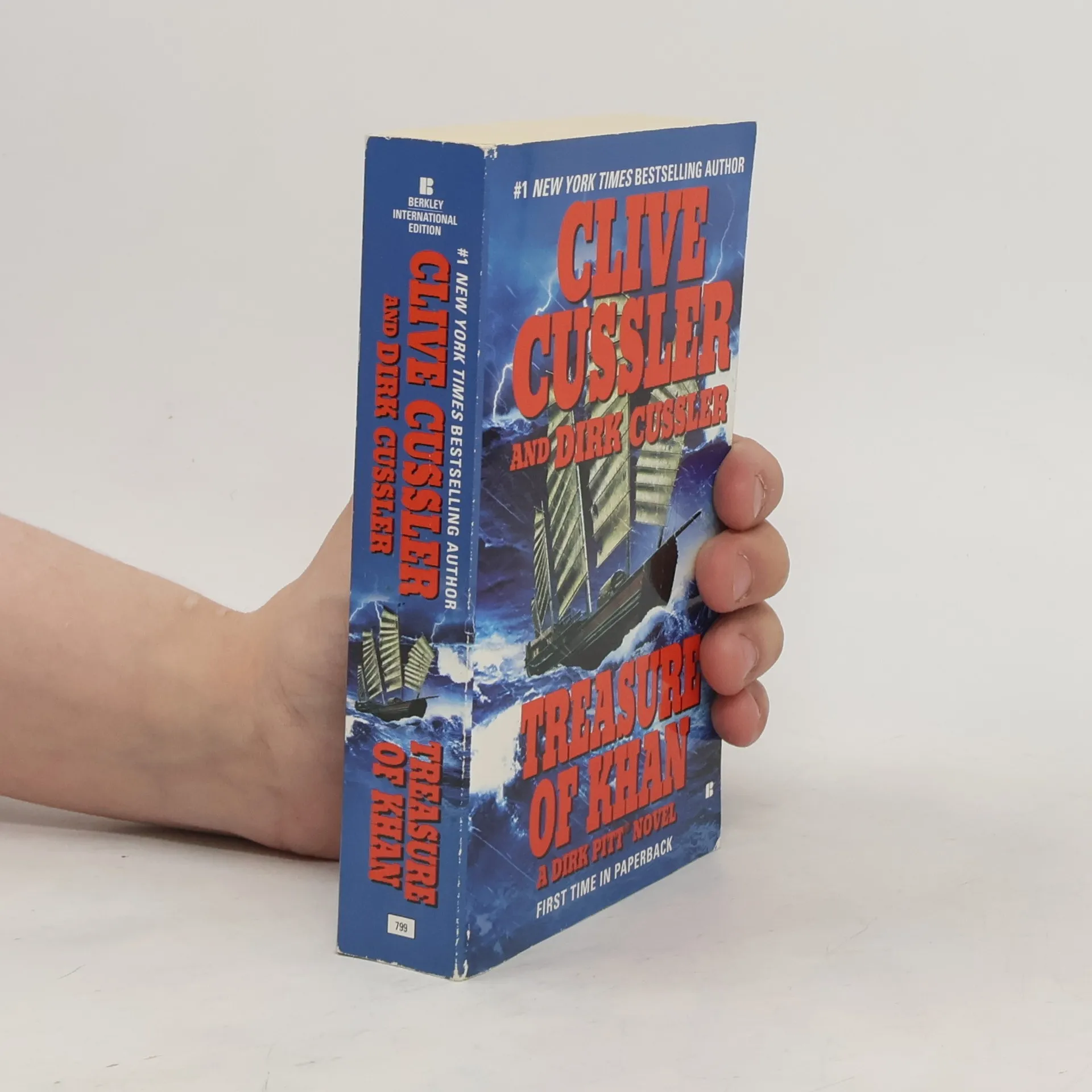 Treasure of Khan | Libro | In brossura | Clive Cussler | EN