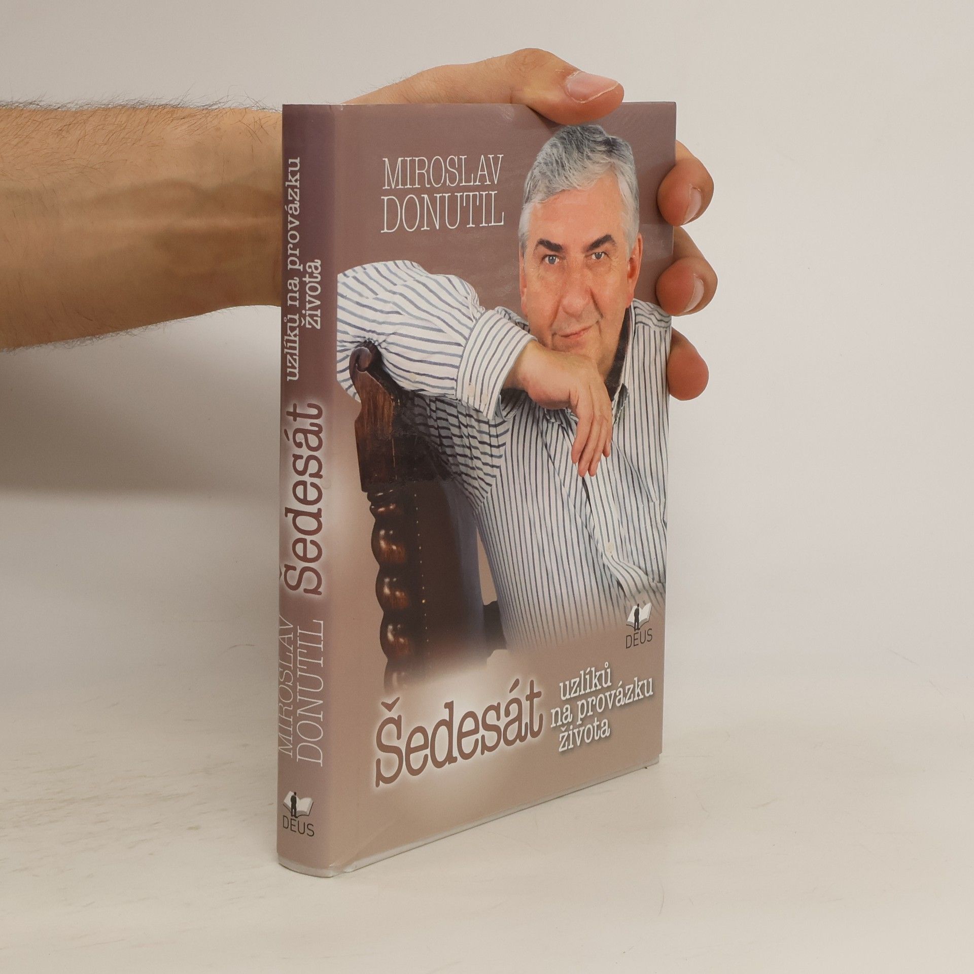 Miroslav Donutil Šedesát uzlíků na provázku života