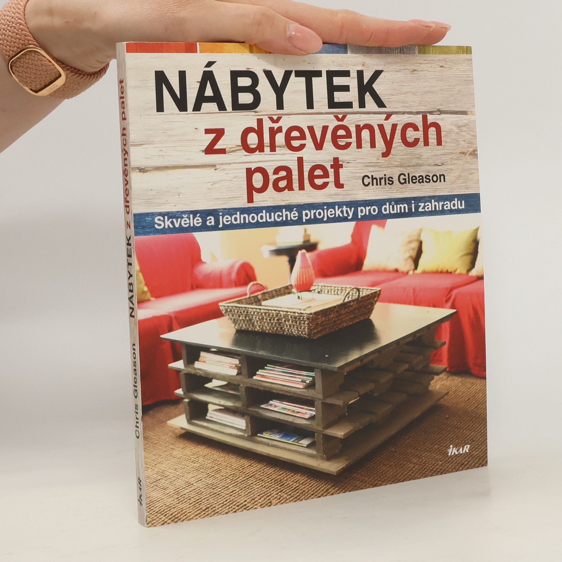 Chris Gleason Nábytek z dřevěných palet