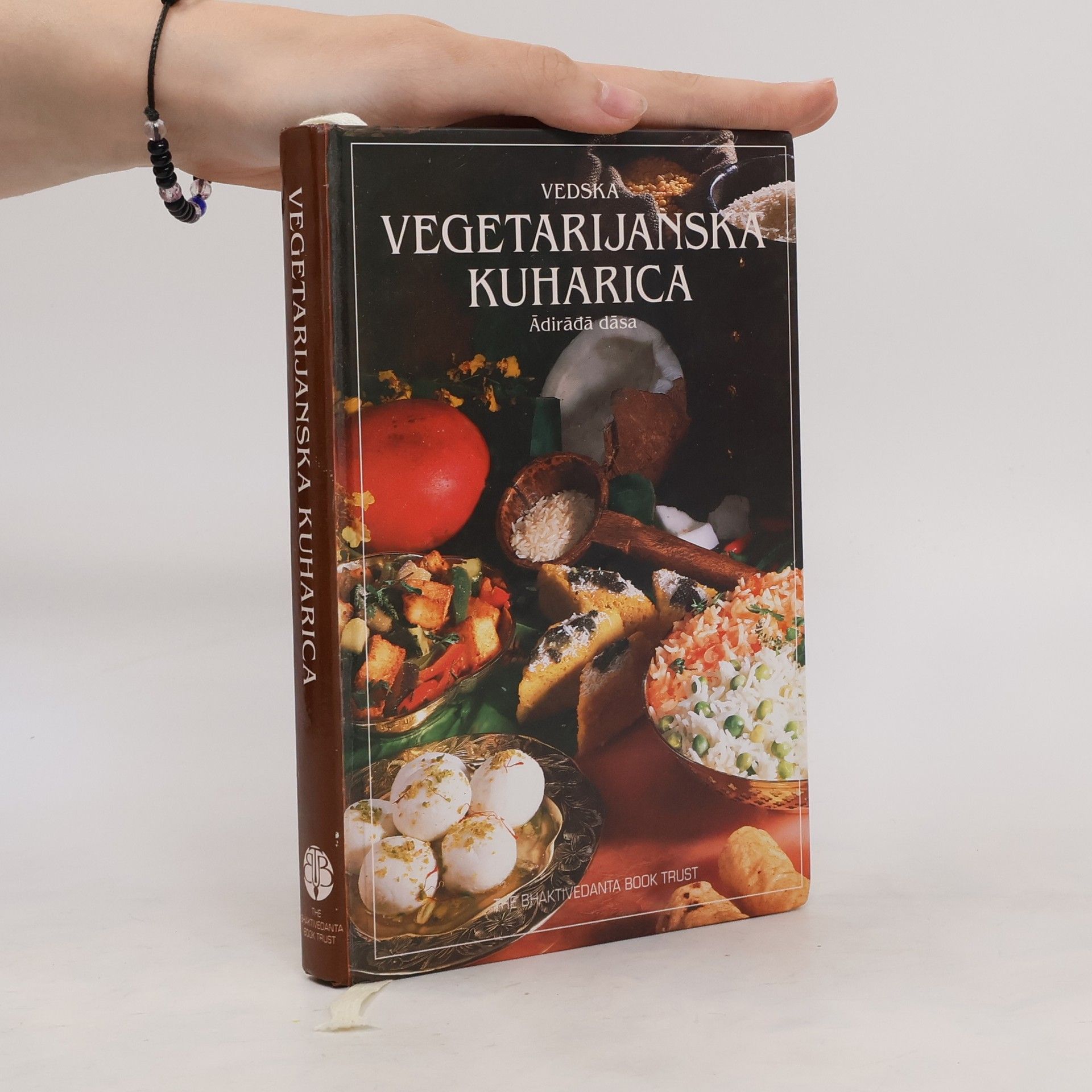 Adirádžda Dása Vedska vegetarijanska kuharica