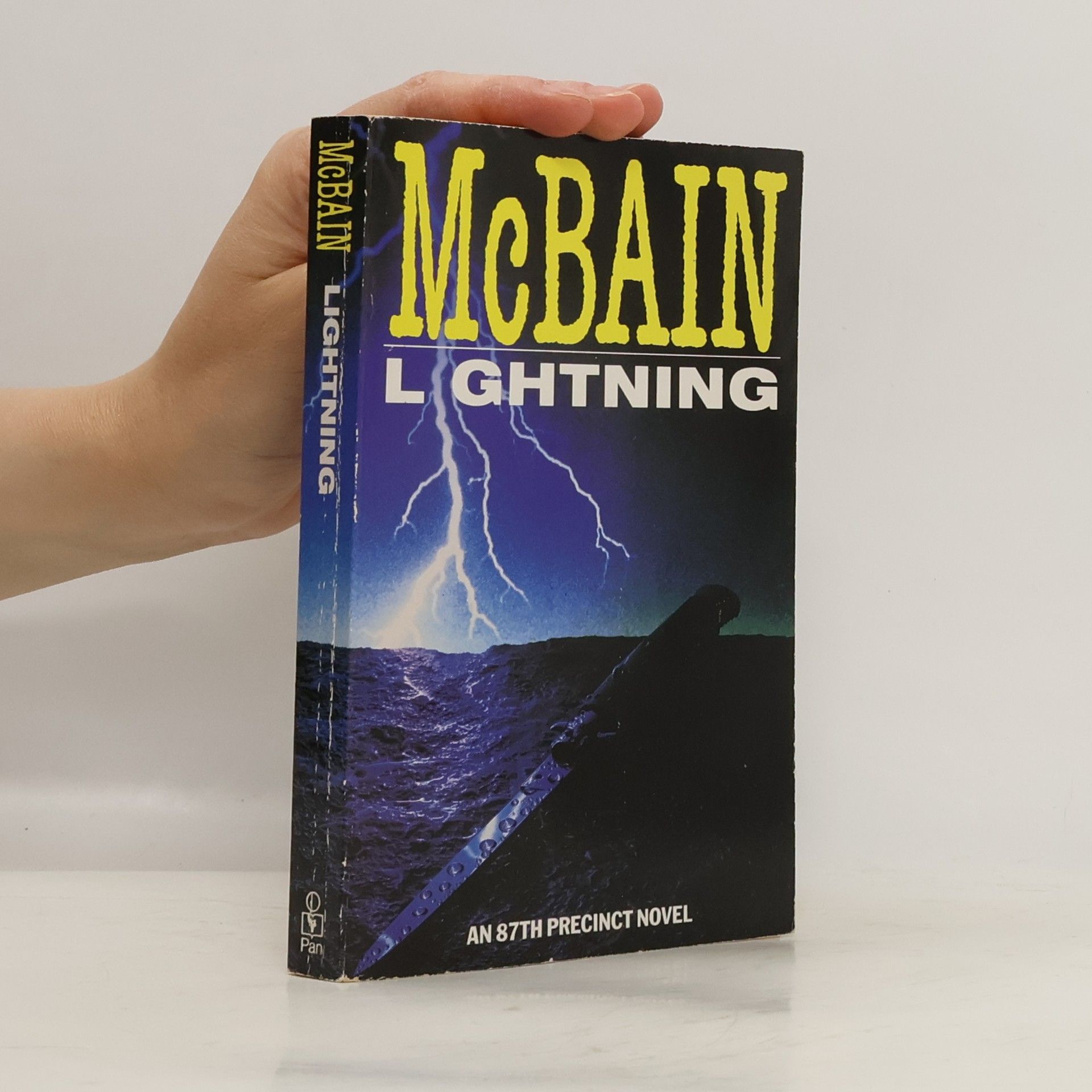 Ed McBain Lightning : an 87th Precinct mystery