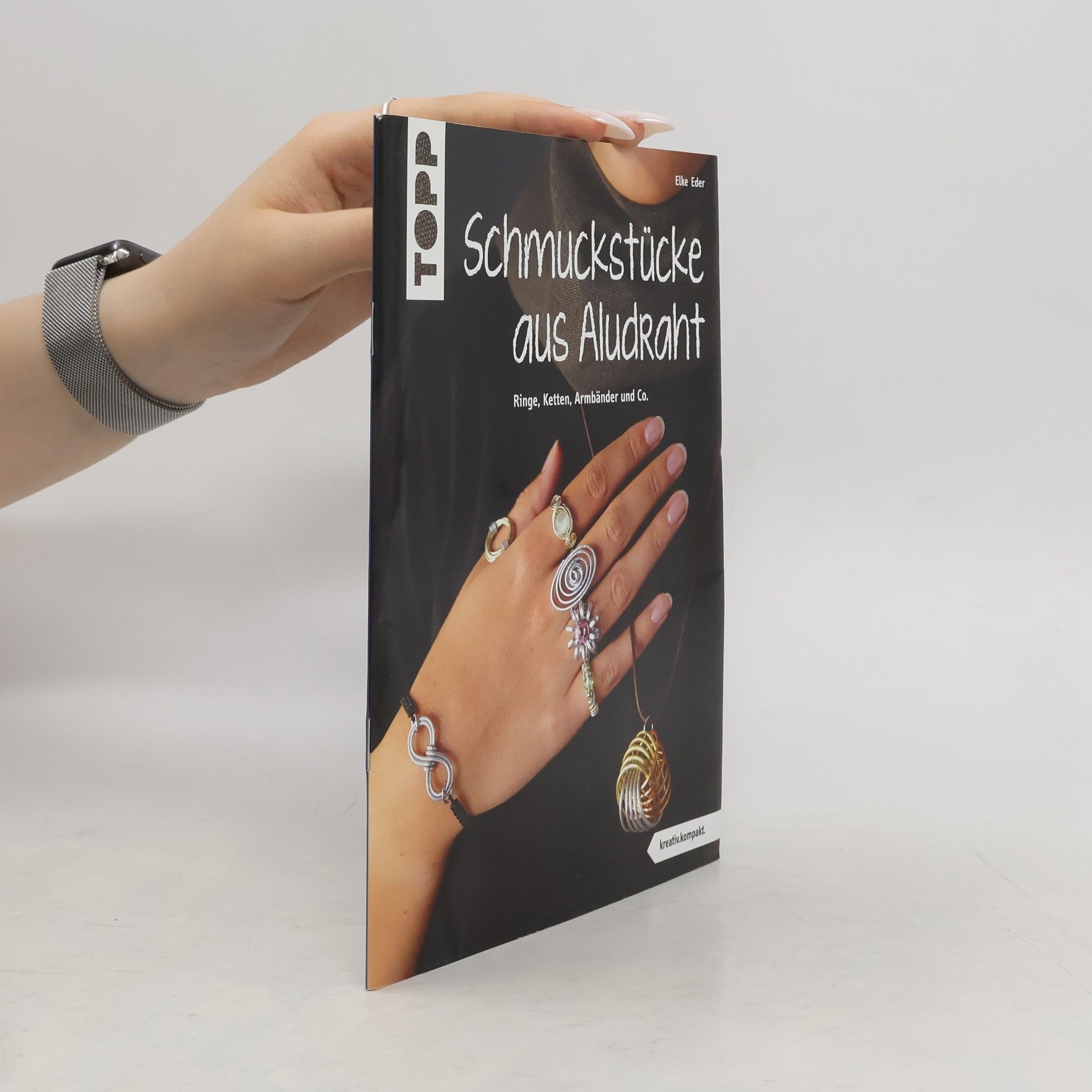 Elke Eder Schmuckstücke aus Aludraht