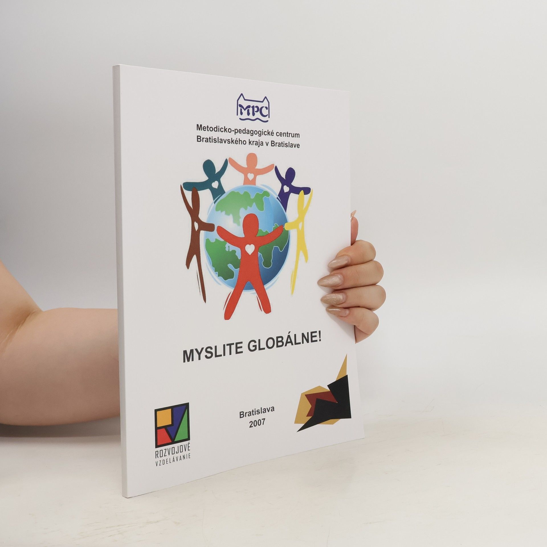 kolektiv Myslite globálne!