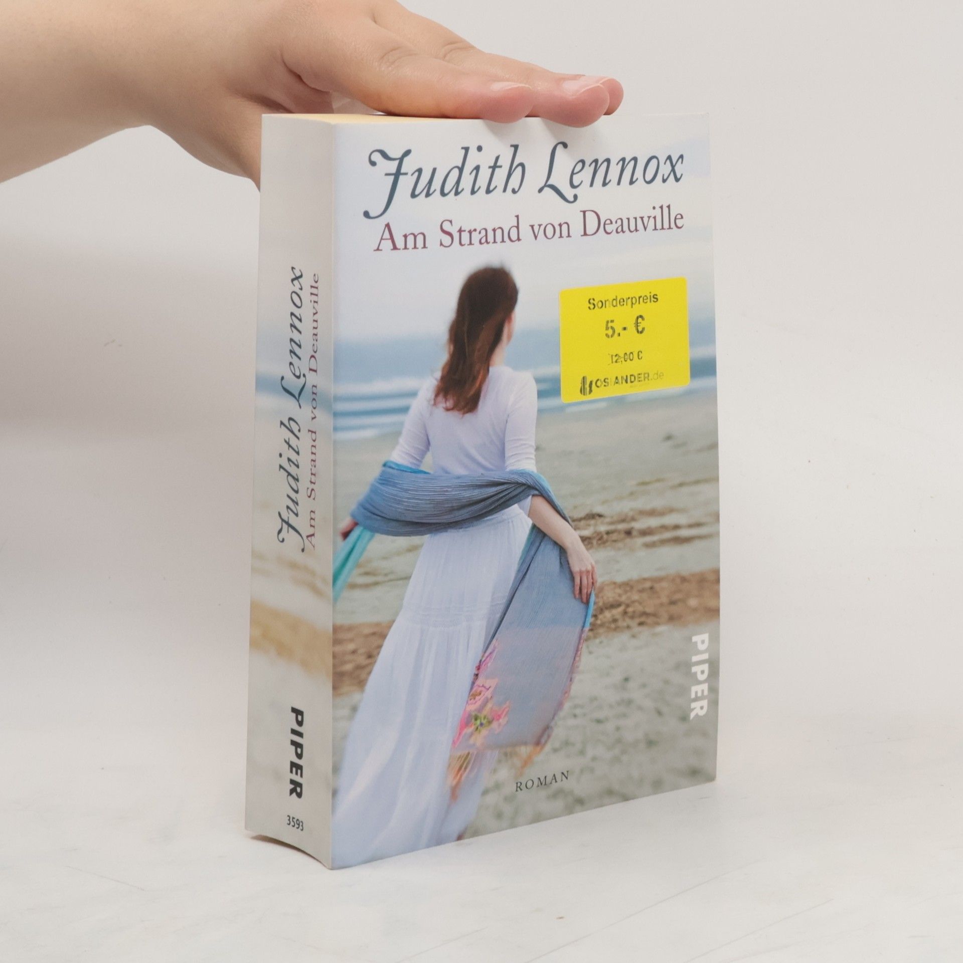 Judith Lennox Am Strand von Deauville