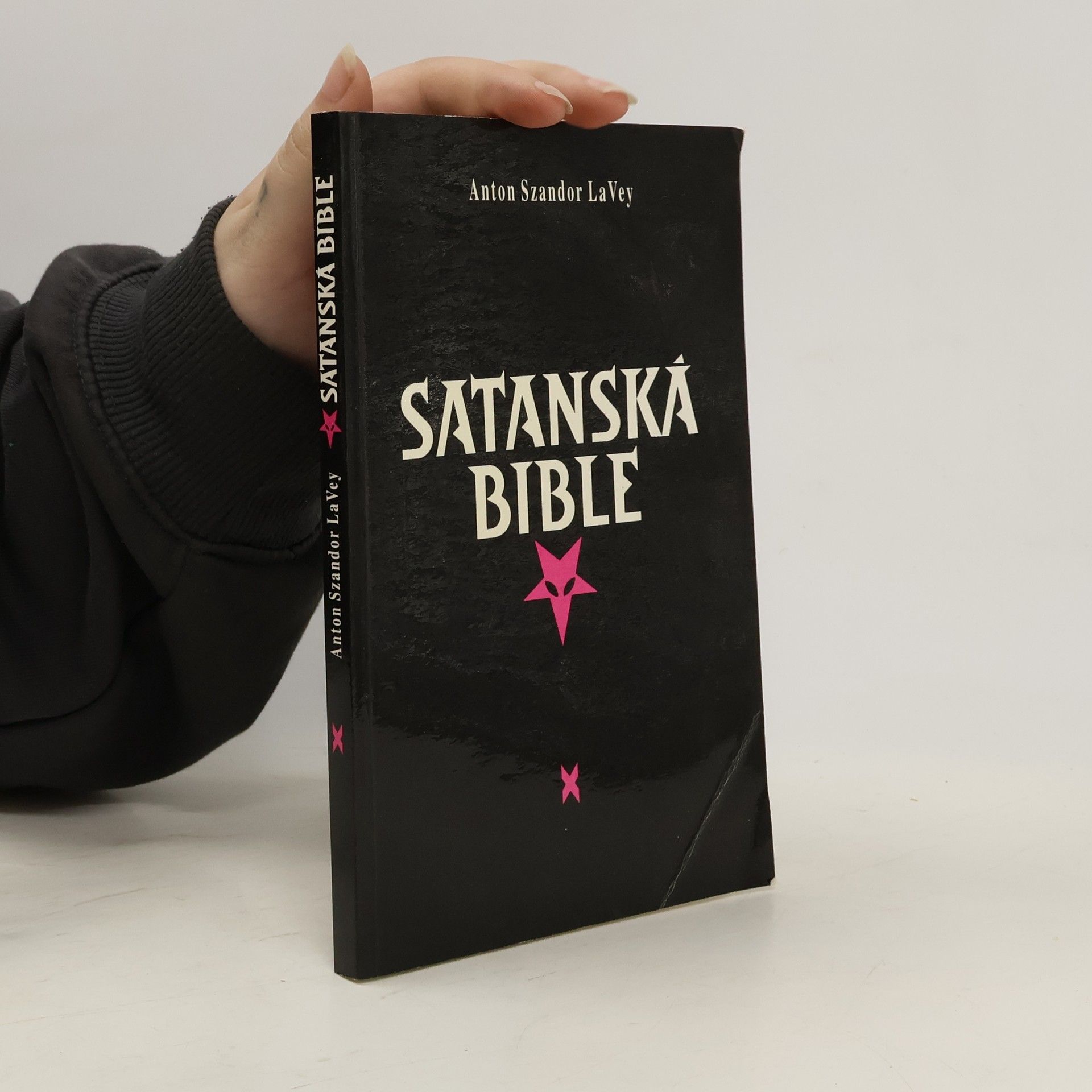 Anton Szandor La Vey Satanská bible