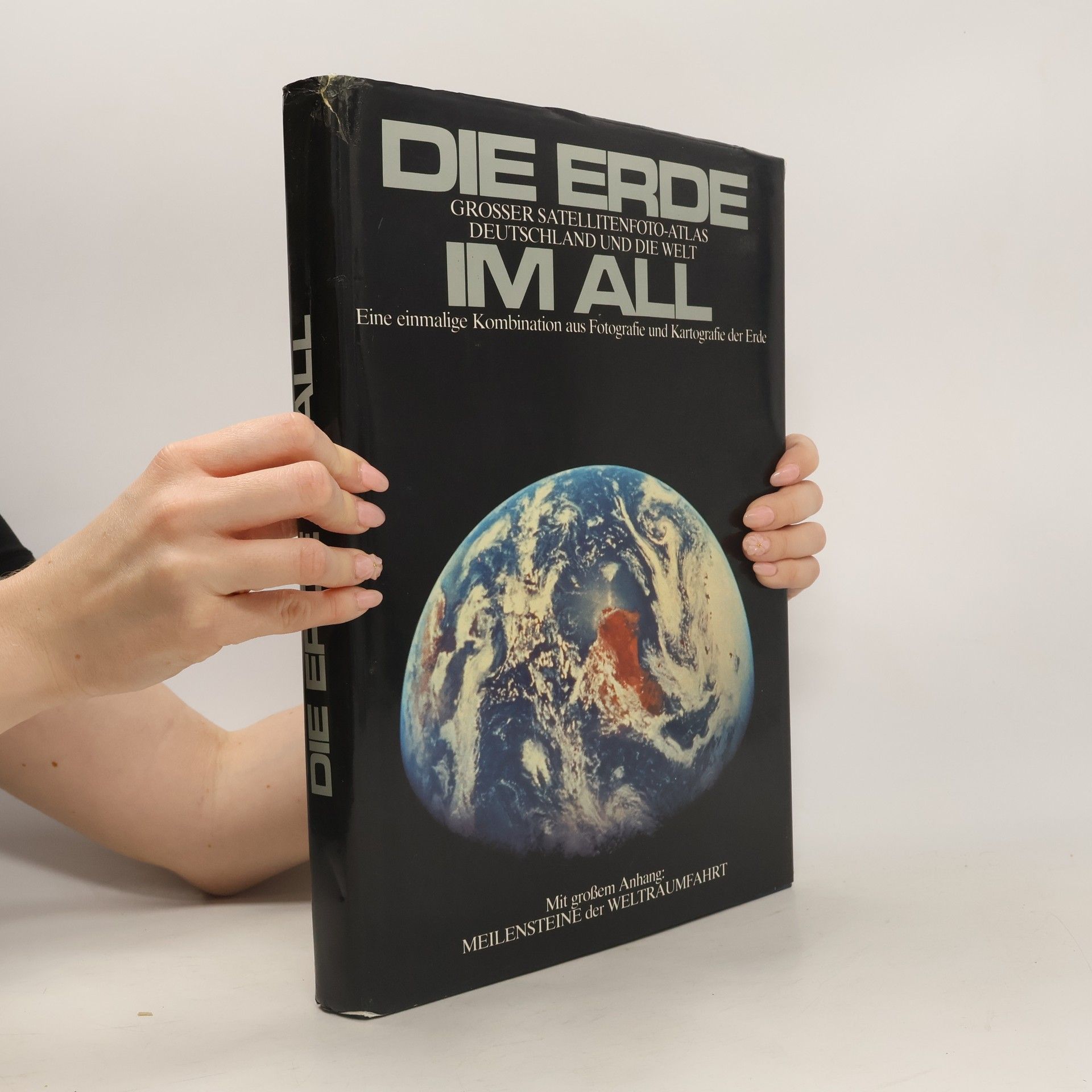 AA.VV. Die Erde im all