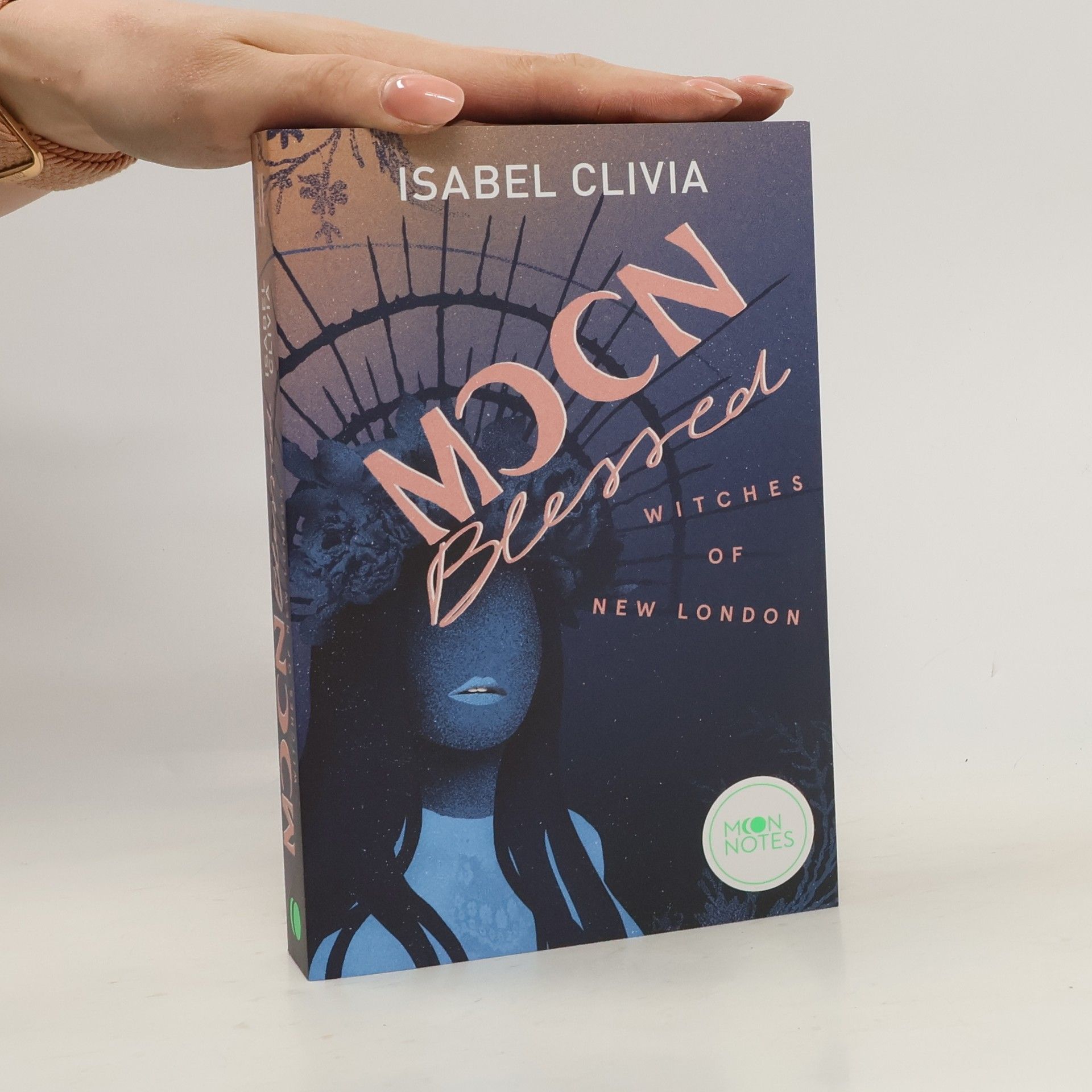 Isabel Clivia Witches of New London 2. Moonblessed