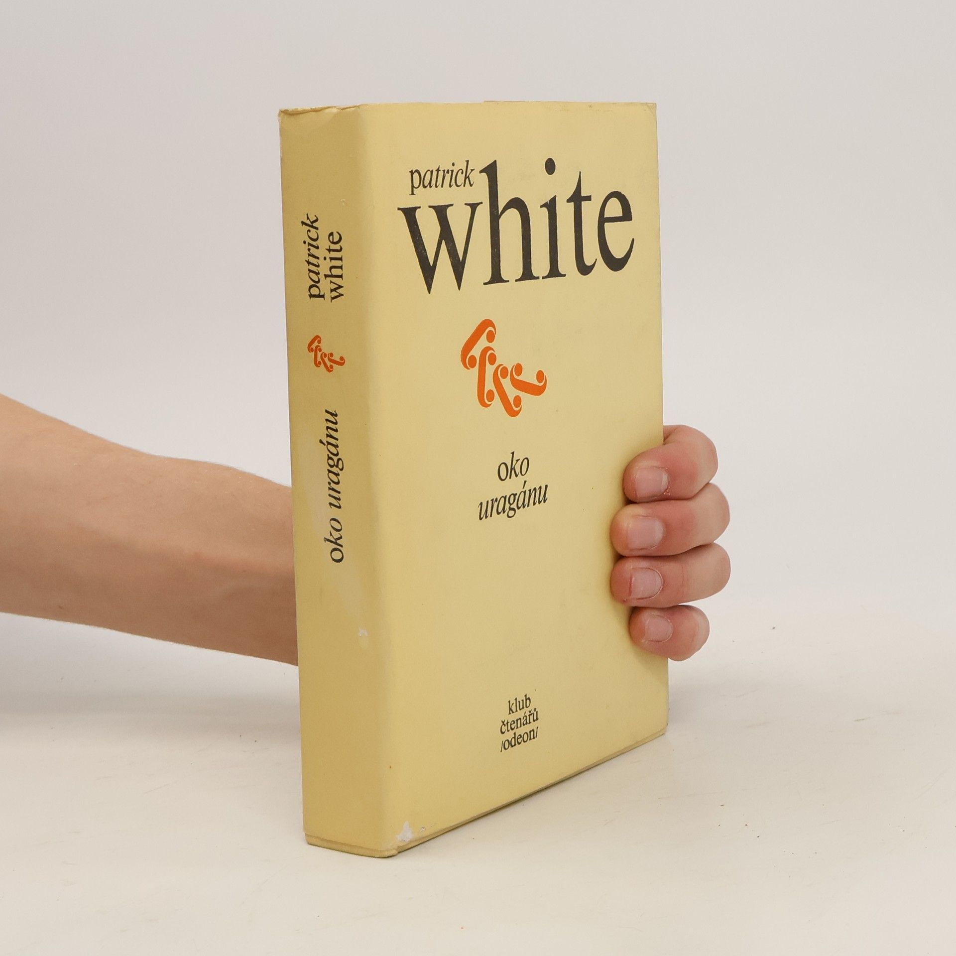 Patrick White Oko uragánu