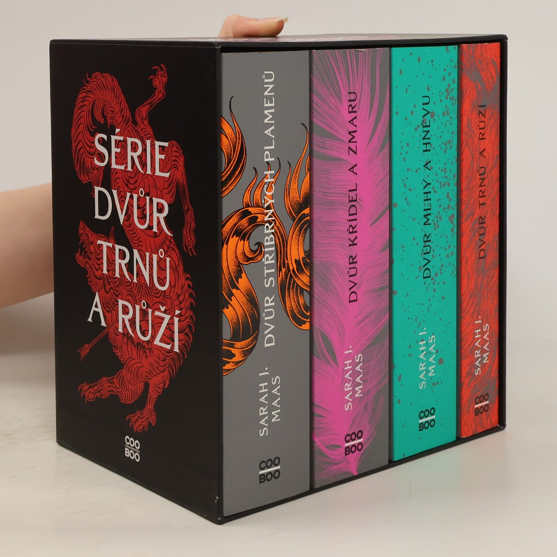 Sarah J. Maas Série dvůr trnů a růží