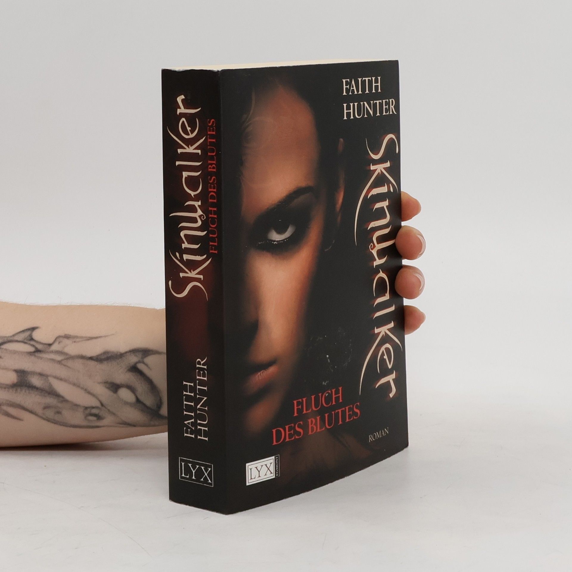 Faith Hunter Skinwalker